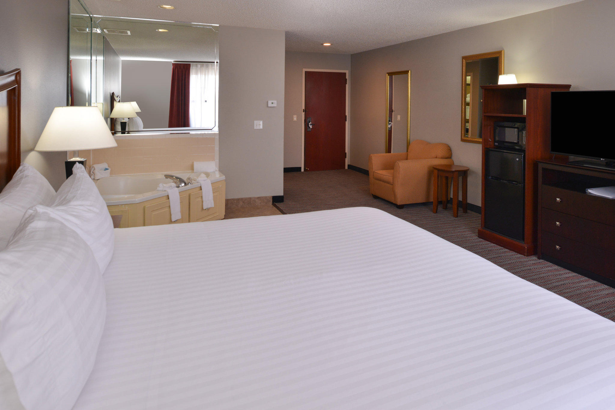 Holiday Inn Express & Suites North Little Rock Photo