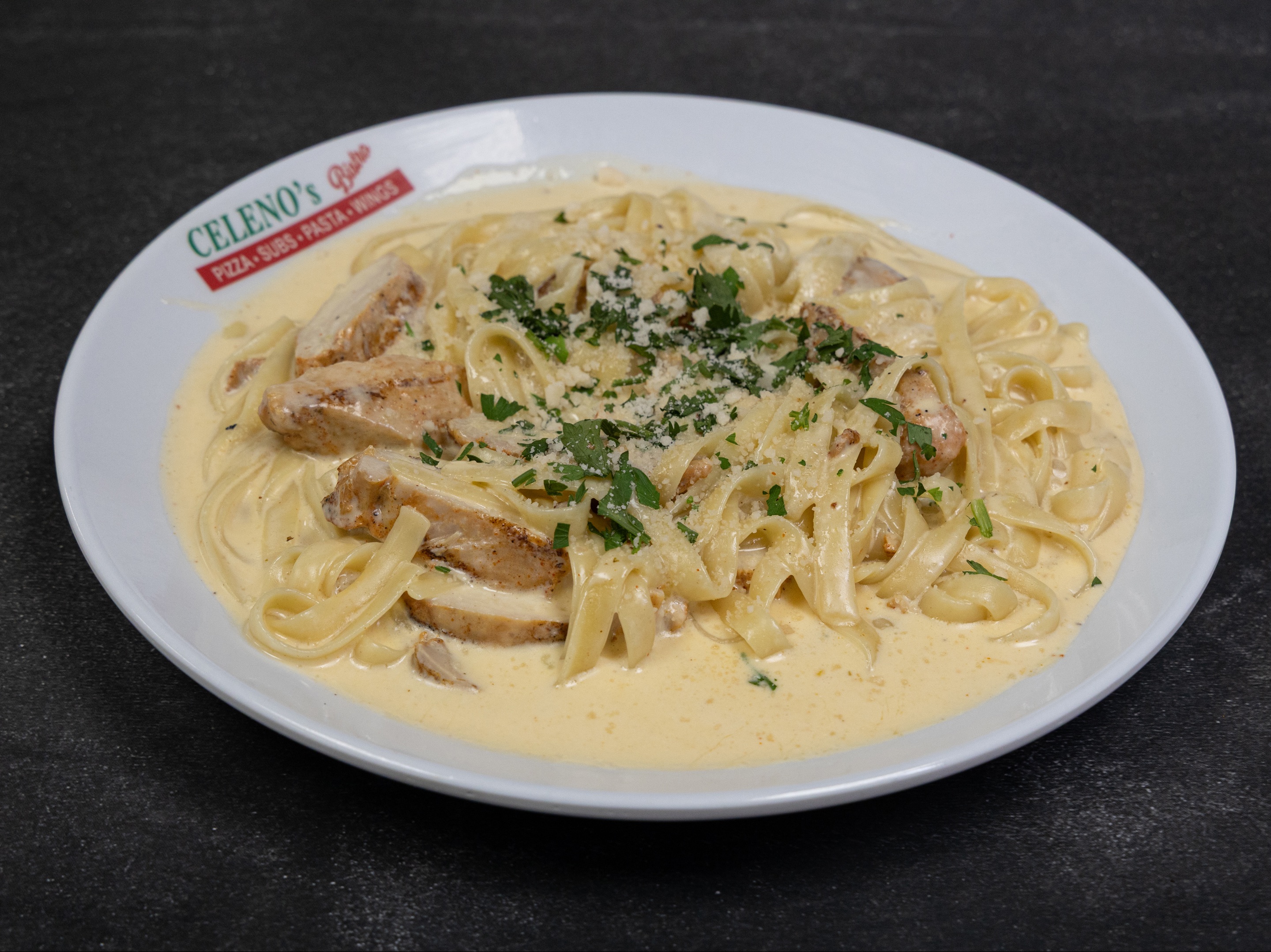 CHICKEN ALFREDO FETTUCCINE