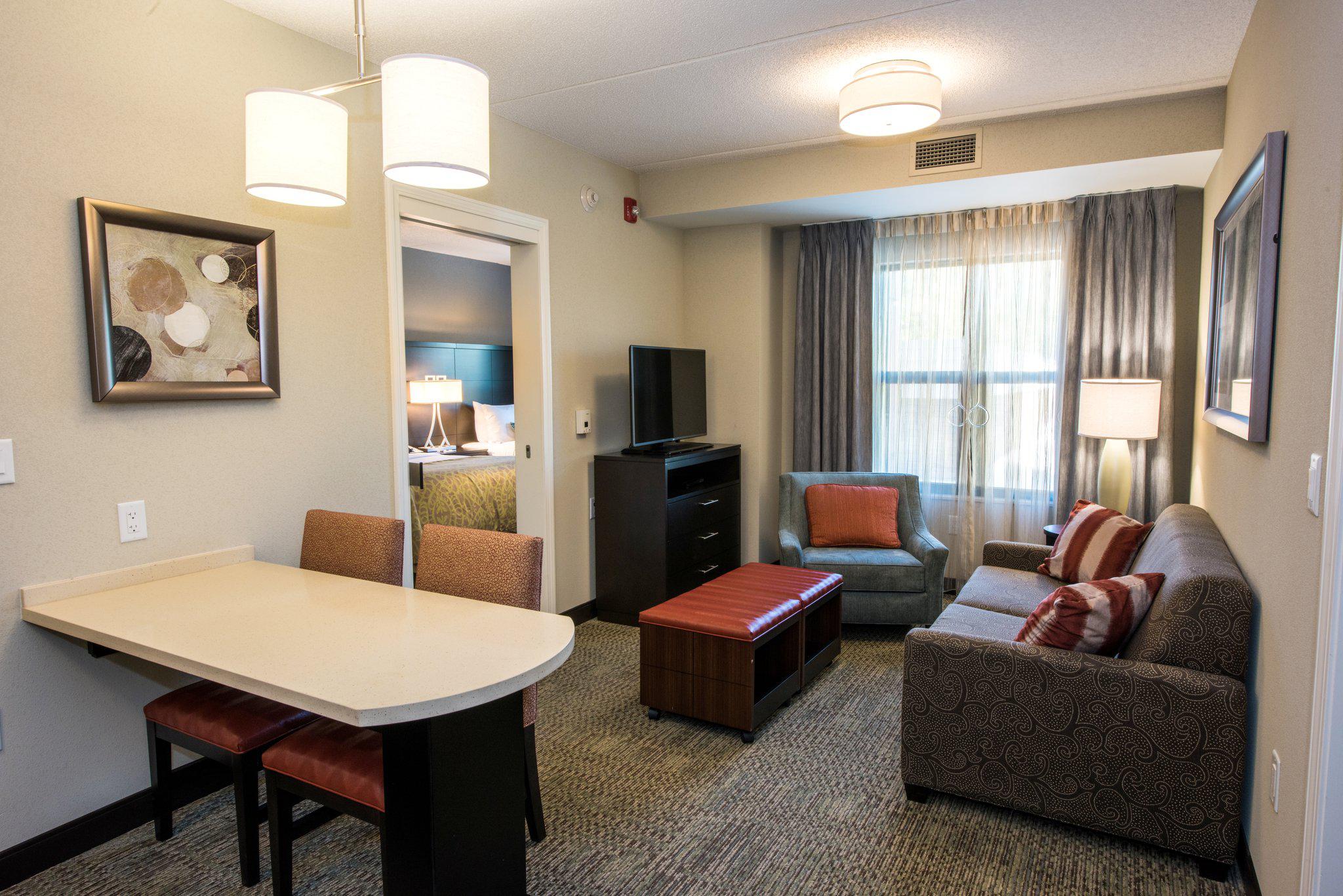 Staybridge Suites Albany Wolf Rd-Colonie Center Photo