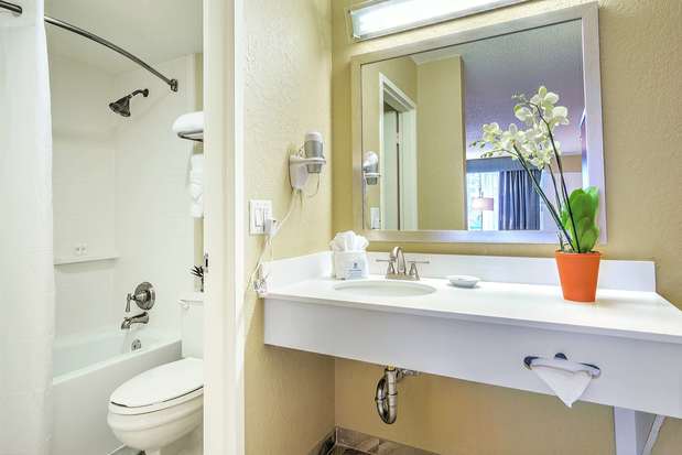 Images Best Western On the Bay Inn & Marina
