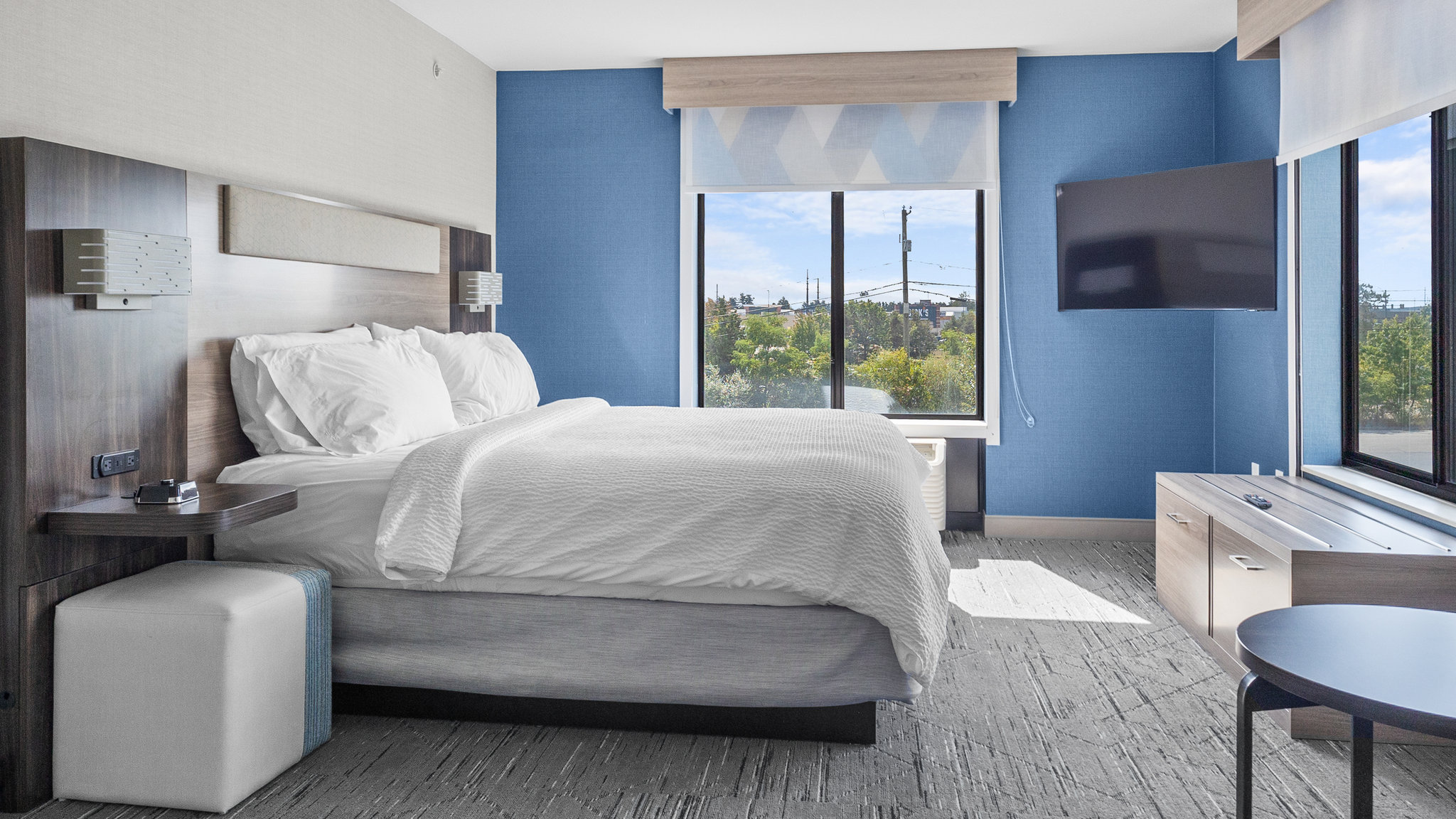 Holiday Inn Express & Suites Manchester-Airport by IHG Image