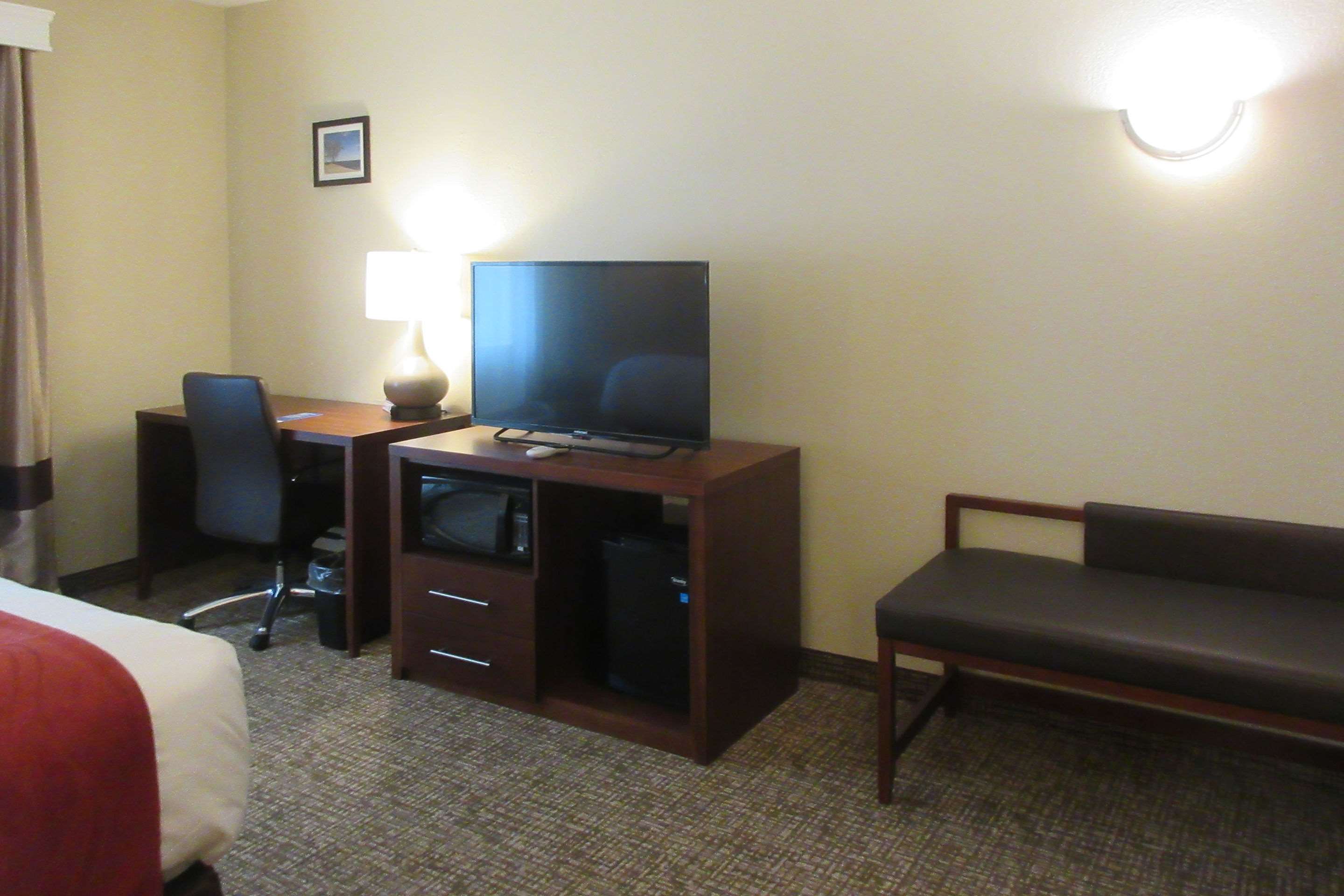 Comfort Inn & Suites Photo