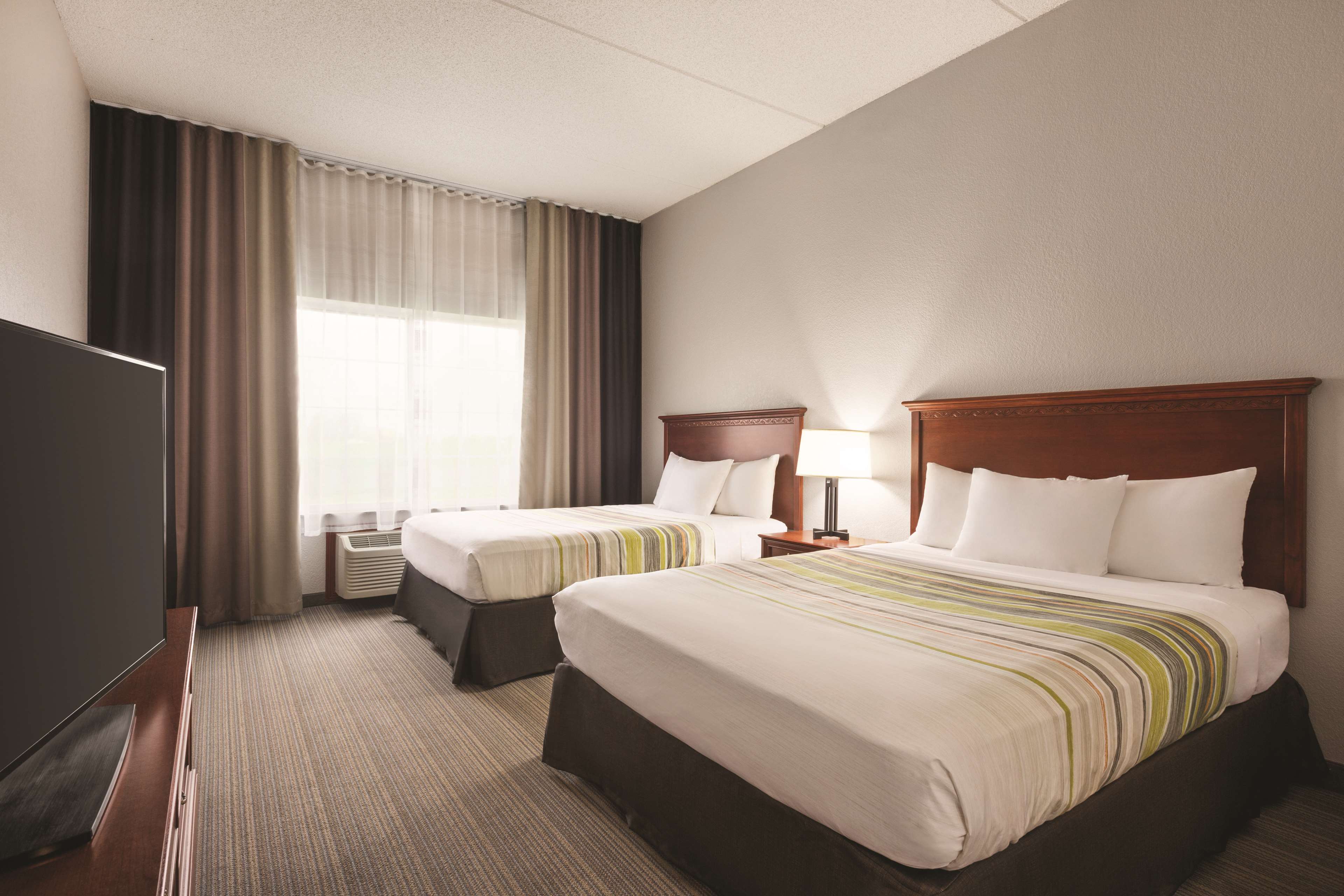 Country Inn & Suites by Radisson, Willmar, MN Photo