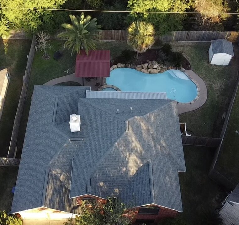 Baytown Roofing Image