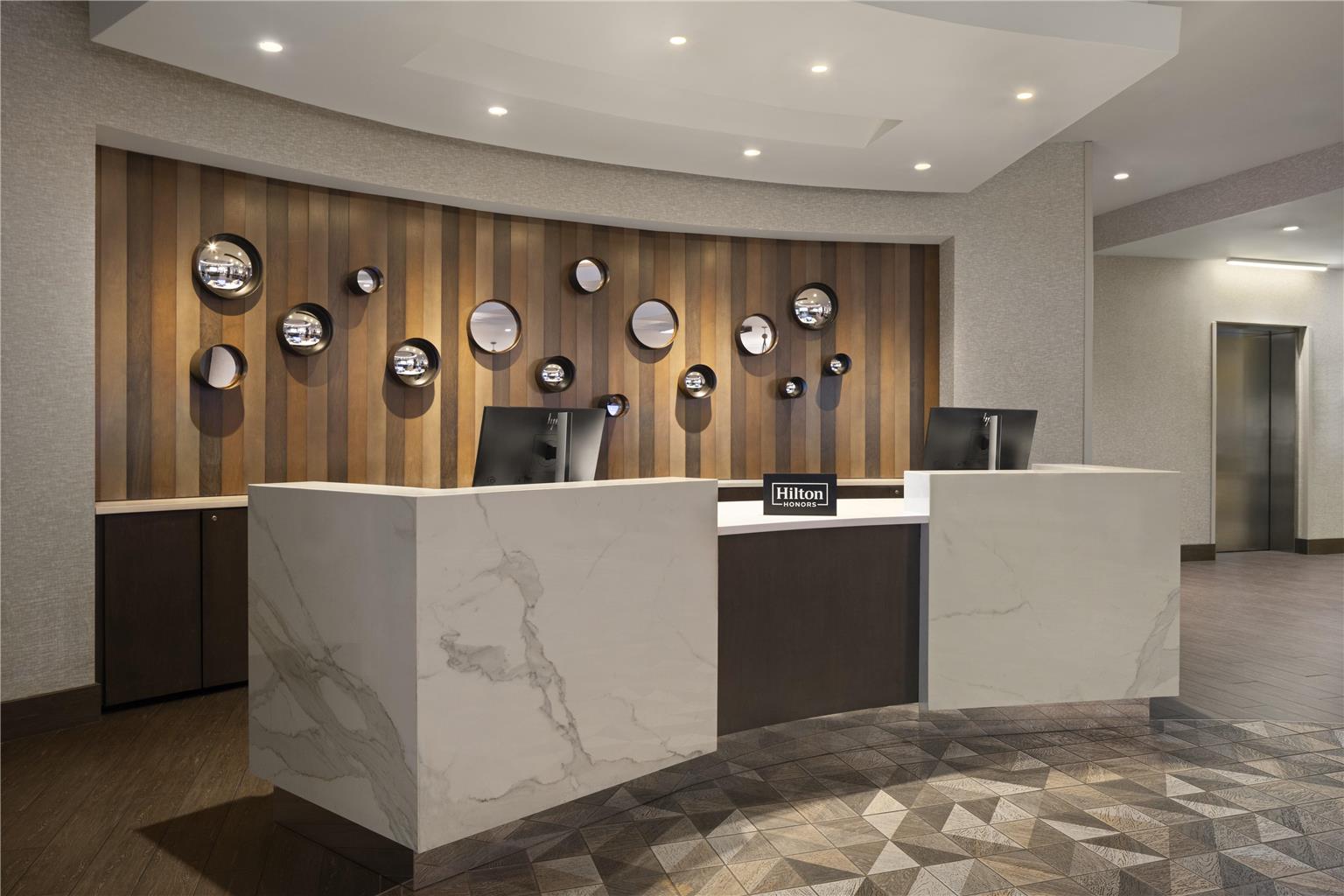 DoubleTree by Hilton Charleston Riverview Image