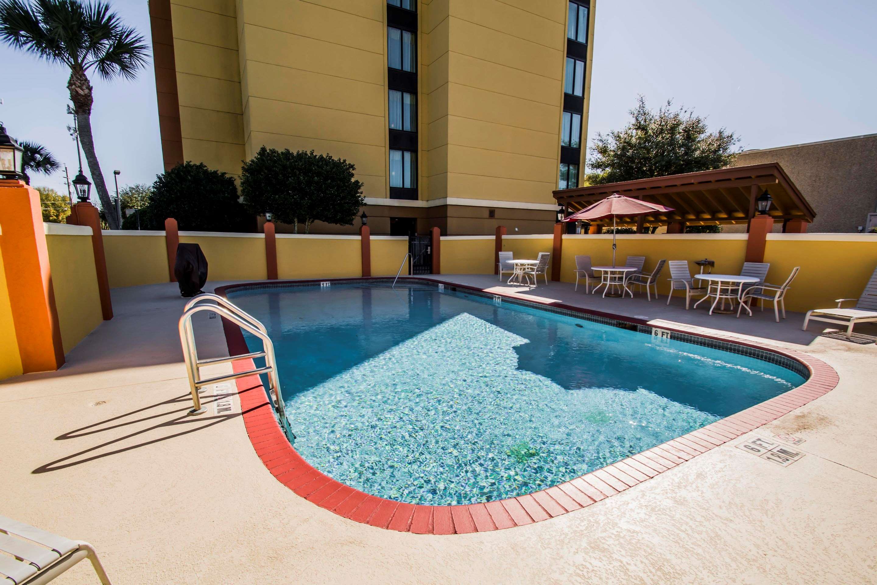 Comfort Suites Baymeadows Near Butler Blvd Photo