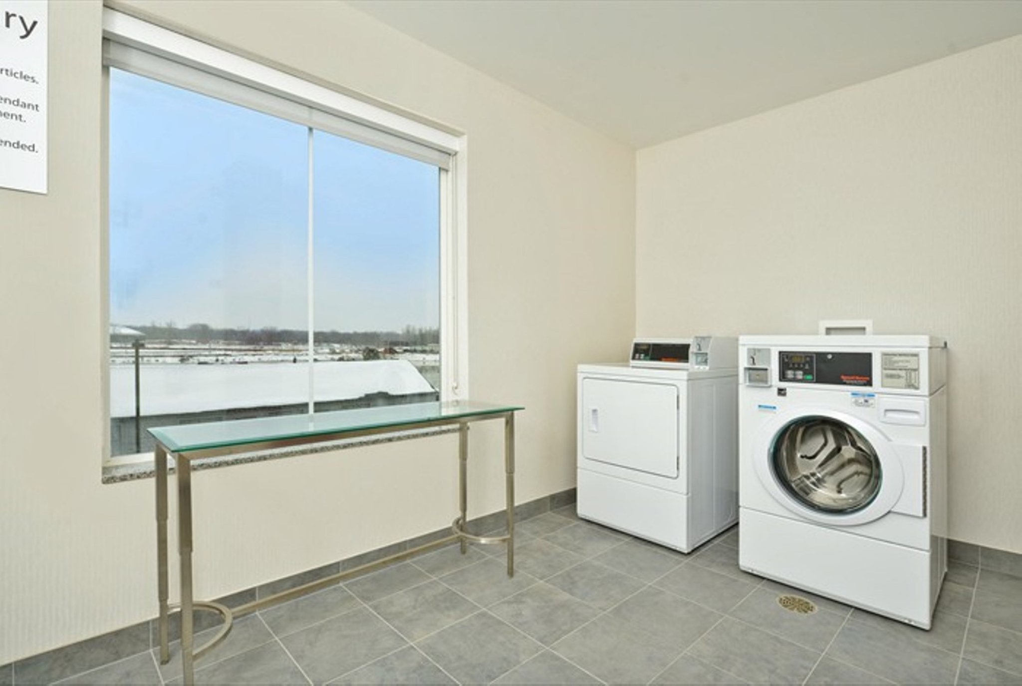 Holiday Inn Express & Suites Utica by IHG Image