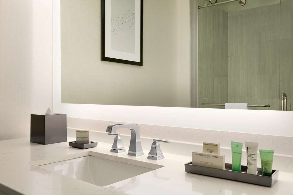 Hilton Greenville Image