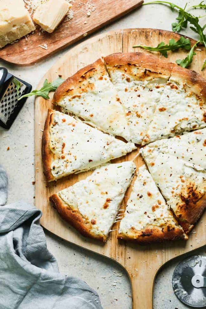 Pizza Bianca (White Garlic Pizza)