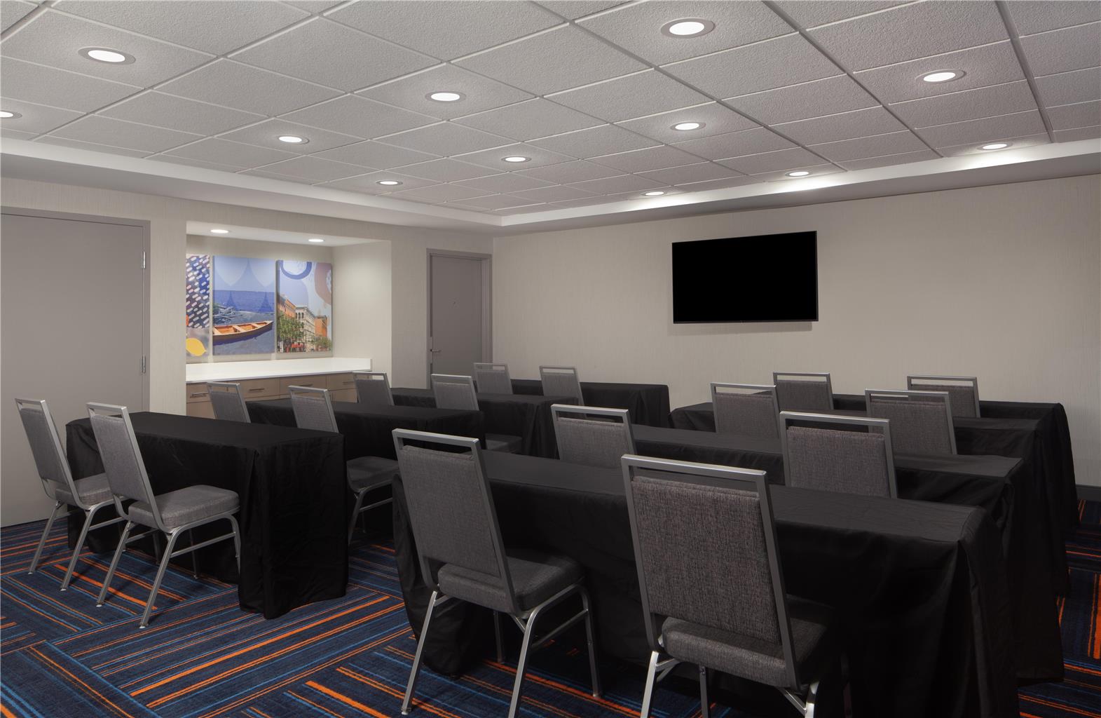Hampton Inn & Suites Cleveland-Mentor Image
