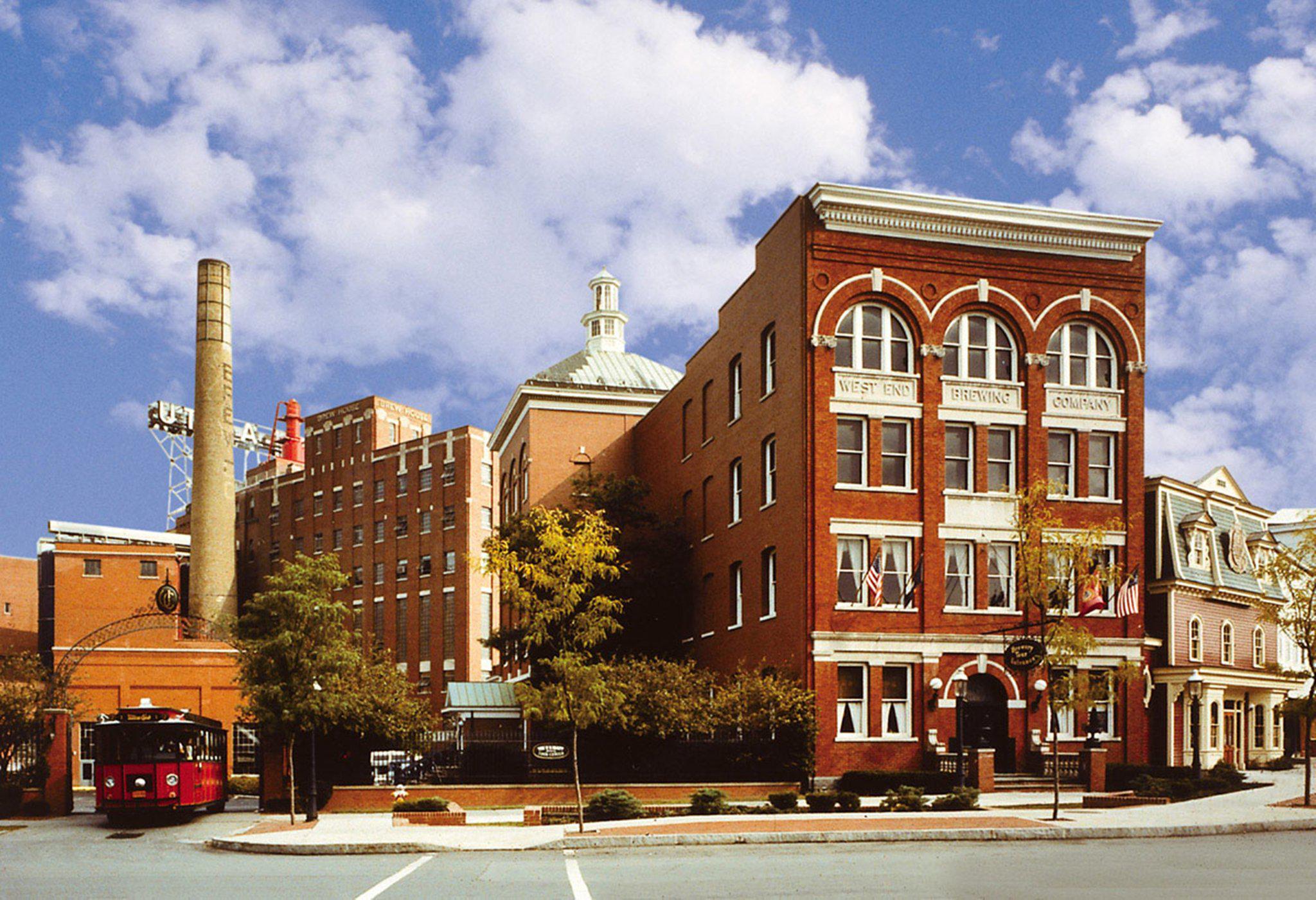 Holiday Inn Express & Suites Utica Photo