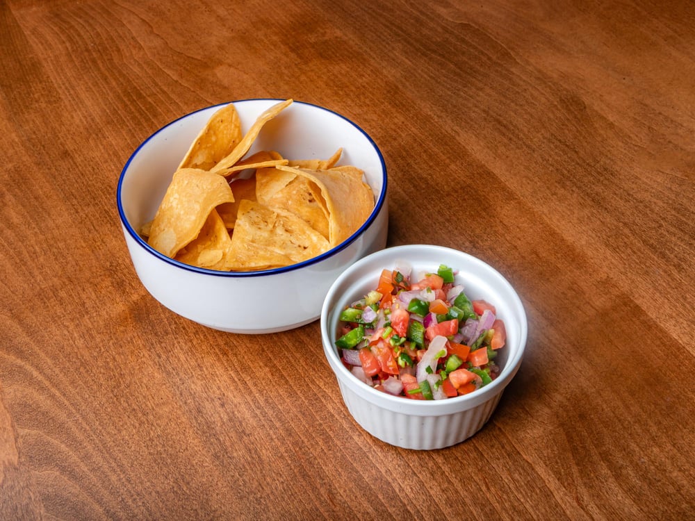 PICO DE GALLO & CHIPS
