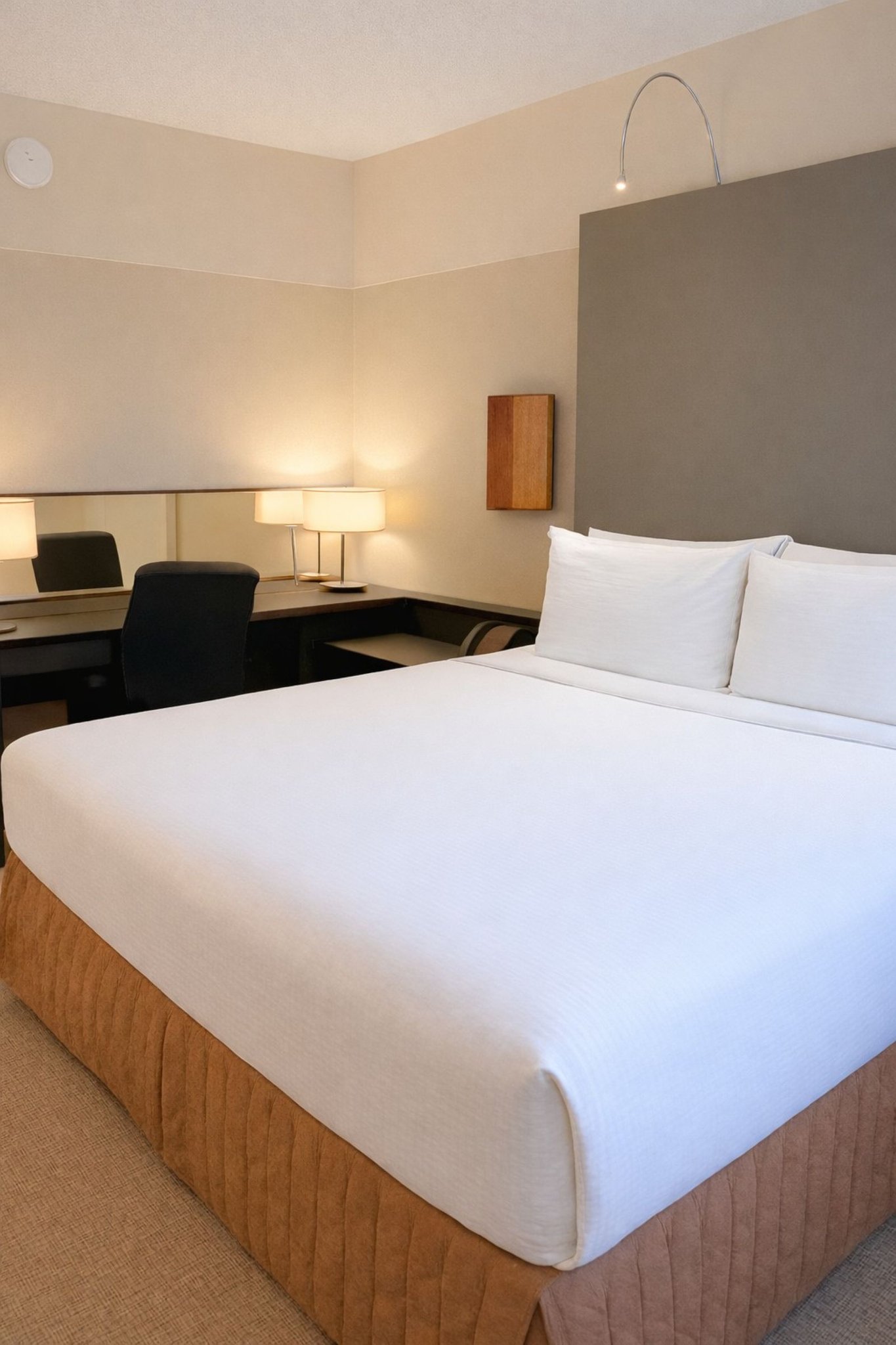 Crowne Plaza Chicago West Loop by IHG Image