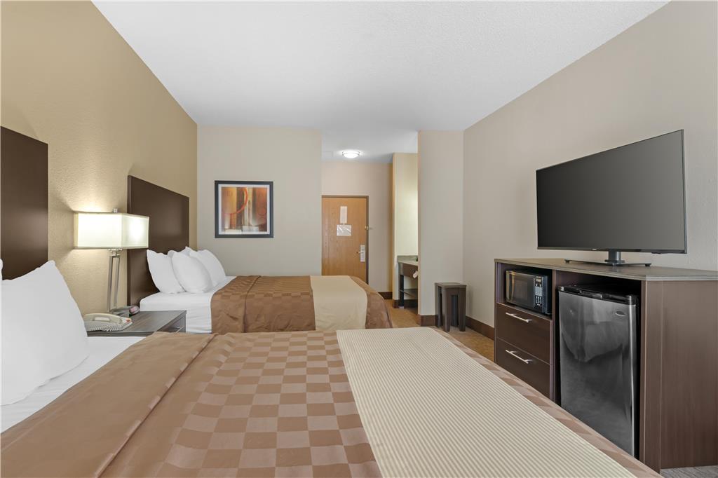 Best Western Teal Lake Inn Image