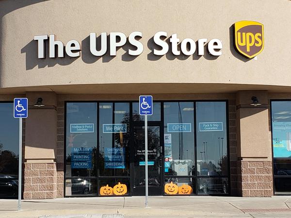 Facade of The UPS Store Layton