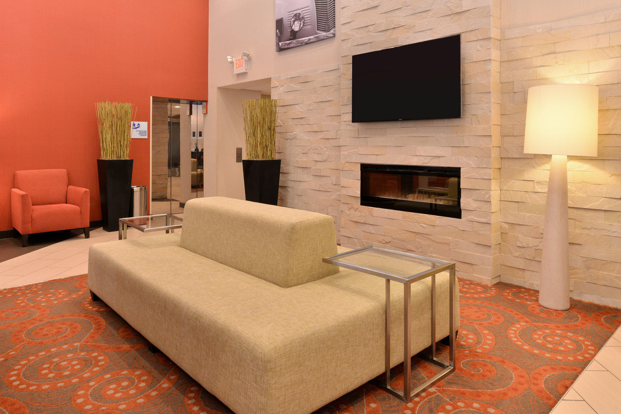 Holiday Inn Express & Suites Indianapolis W - Airport Area Photo