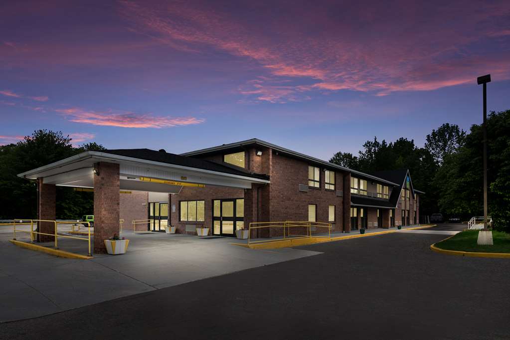 SureStay by Best Western Lewiston Image