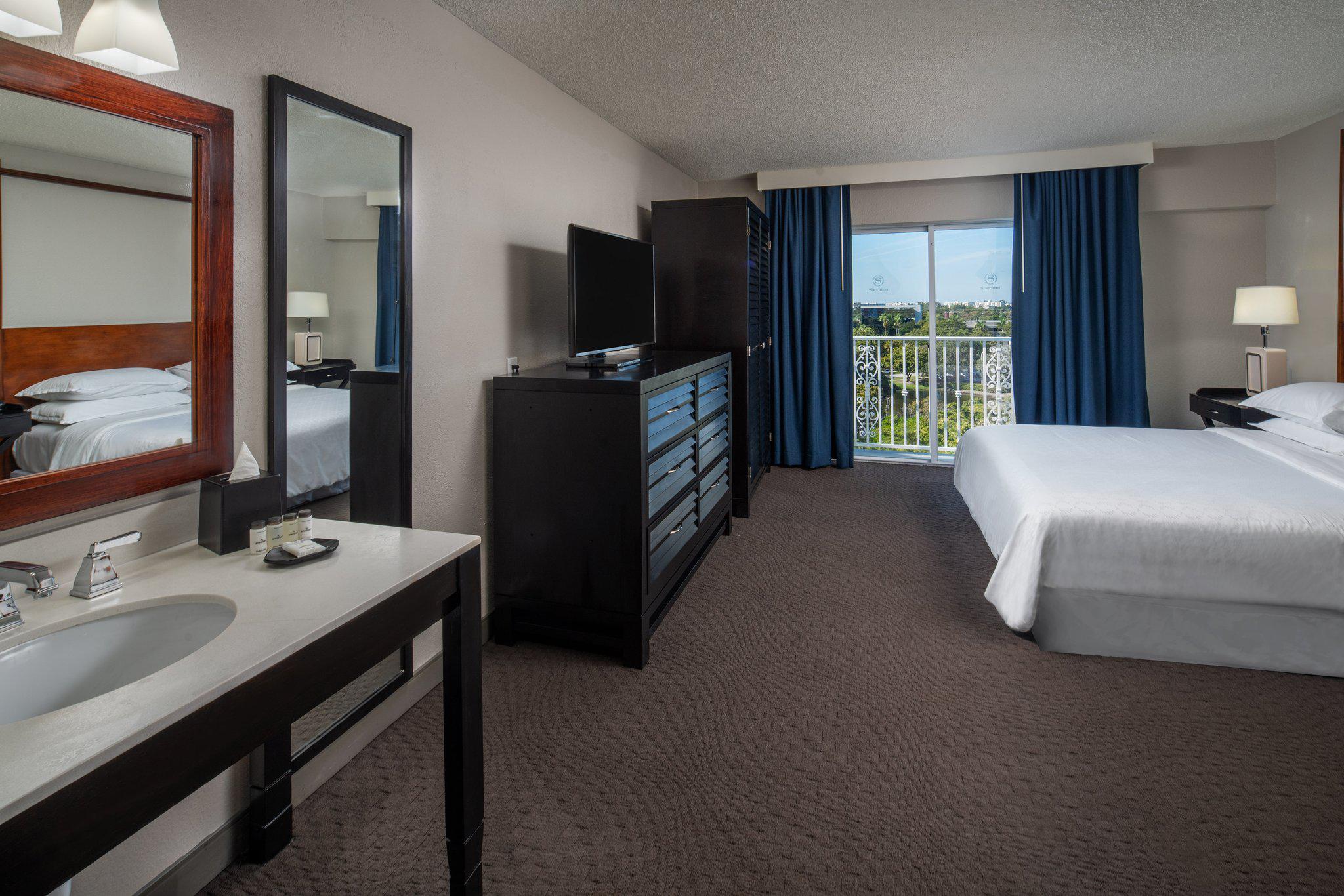 Sheraton Suites Fort Lauderdale at Cypress Creek Photo