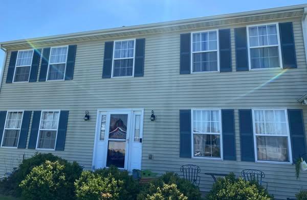 Blues Pressure Washing Image