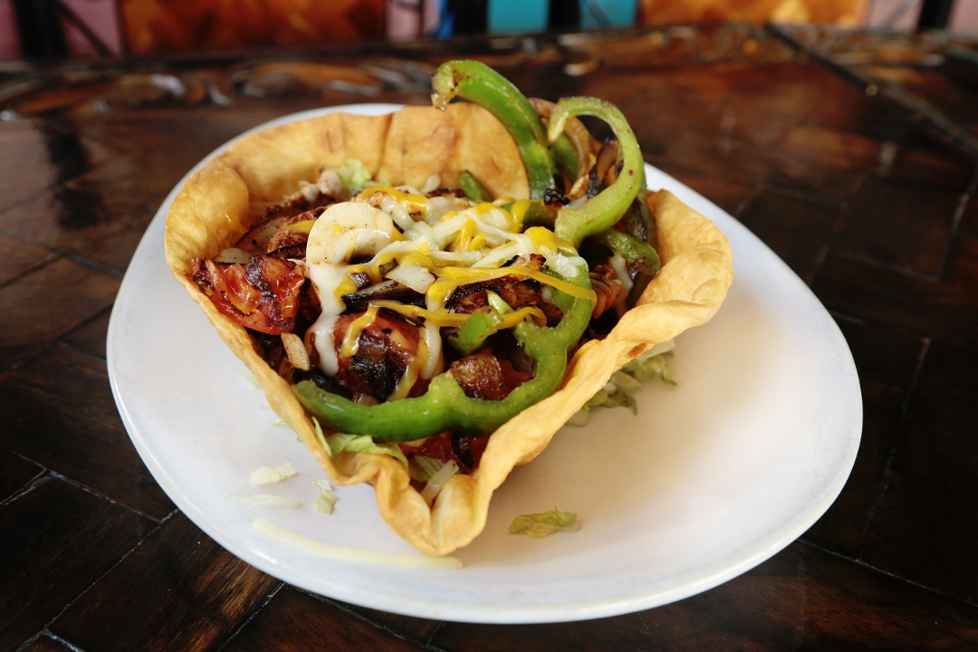 CHICKEN FAJITA SALAD