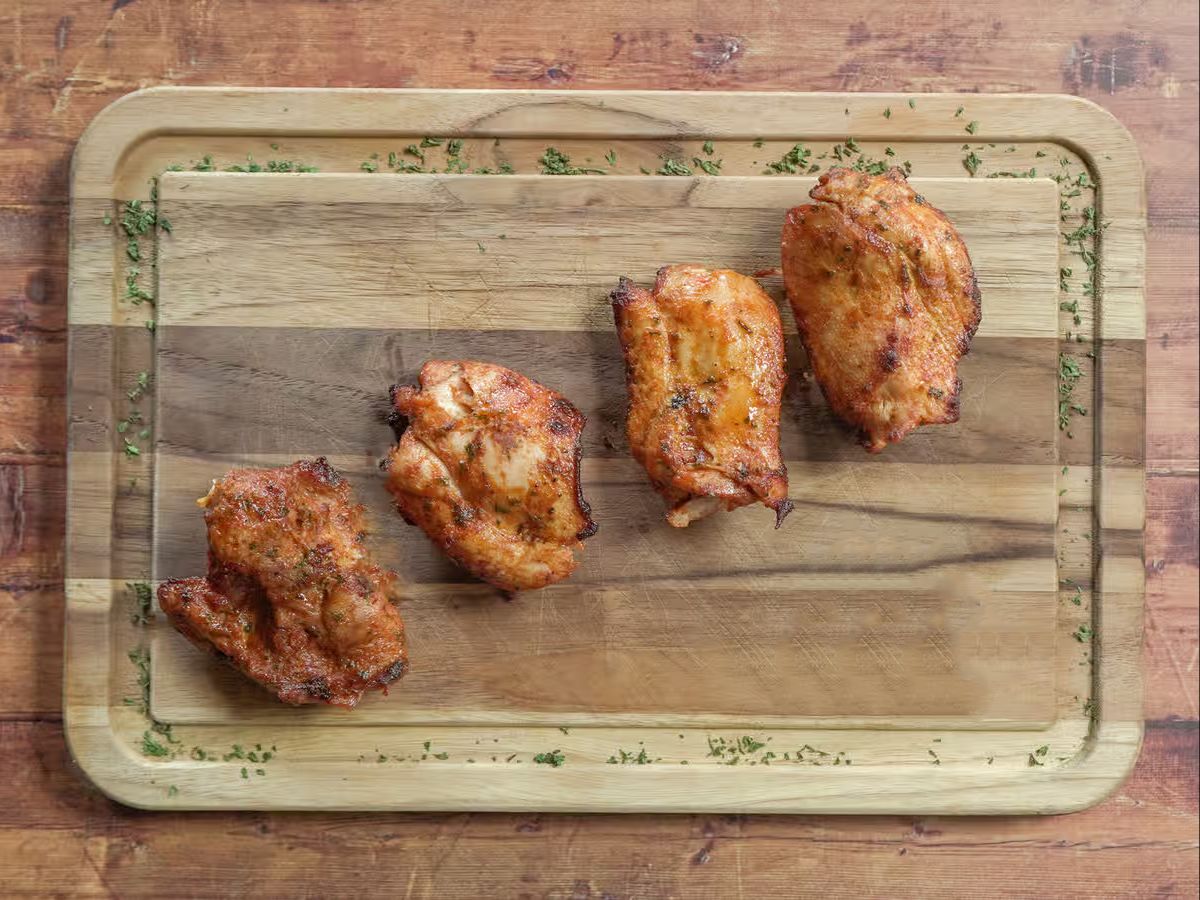 Chicken Thighs (8 oz)