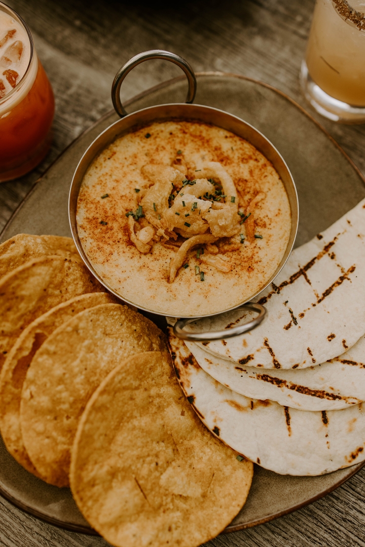 QUESO CALIENTE CREMOSO (CREAMY HOT CHEESE) GF V