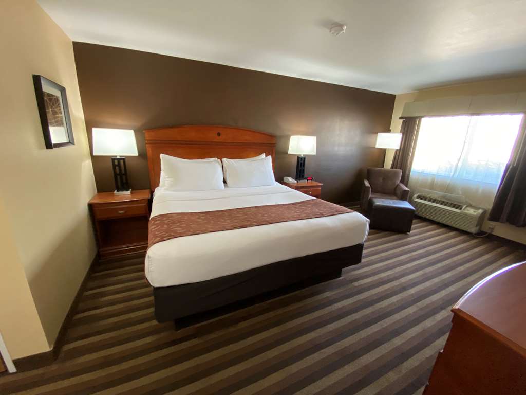 Best Western Manhattan Inn Image