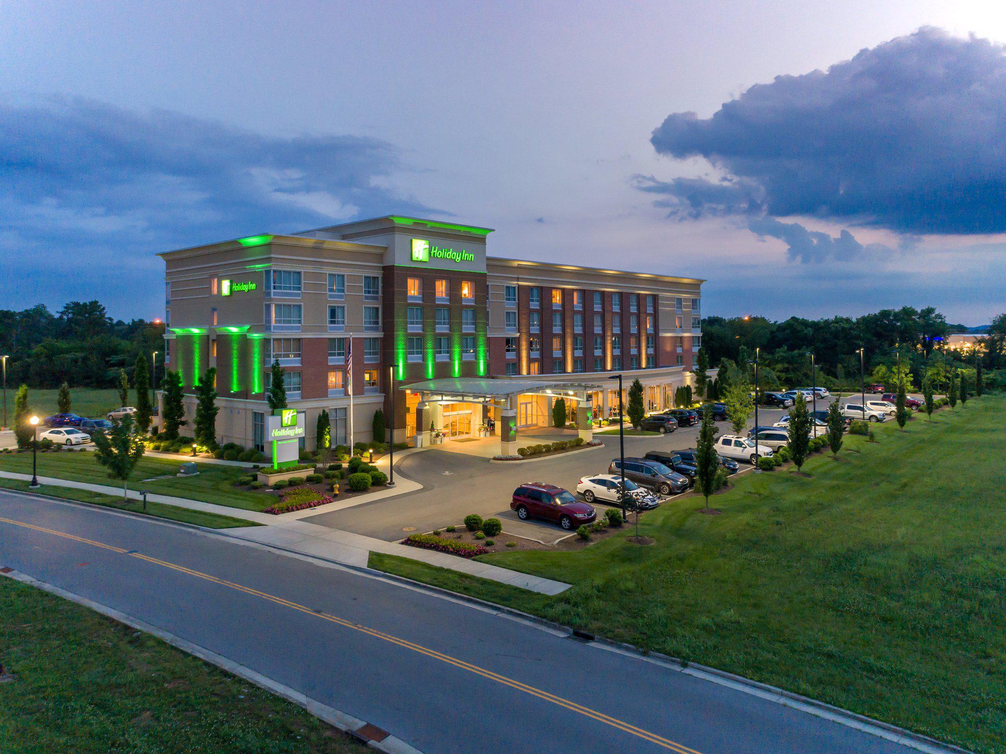 Holiday Inn Murfreesboro Photo