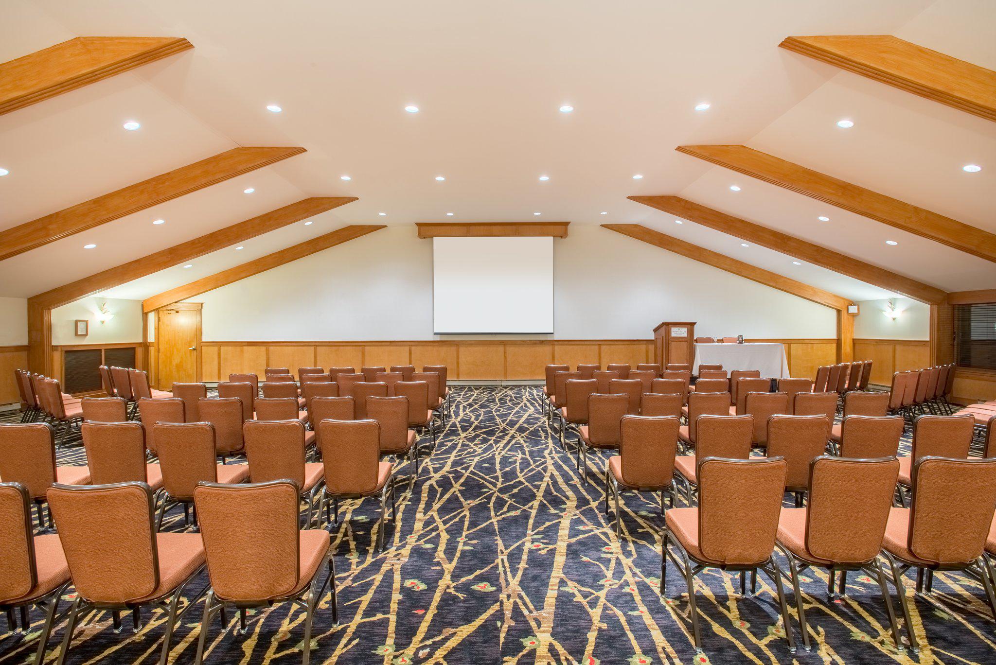 Crowne Plaza Lake Placid by IHG Image