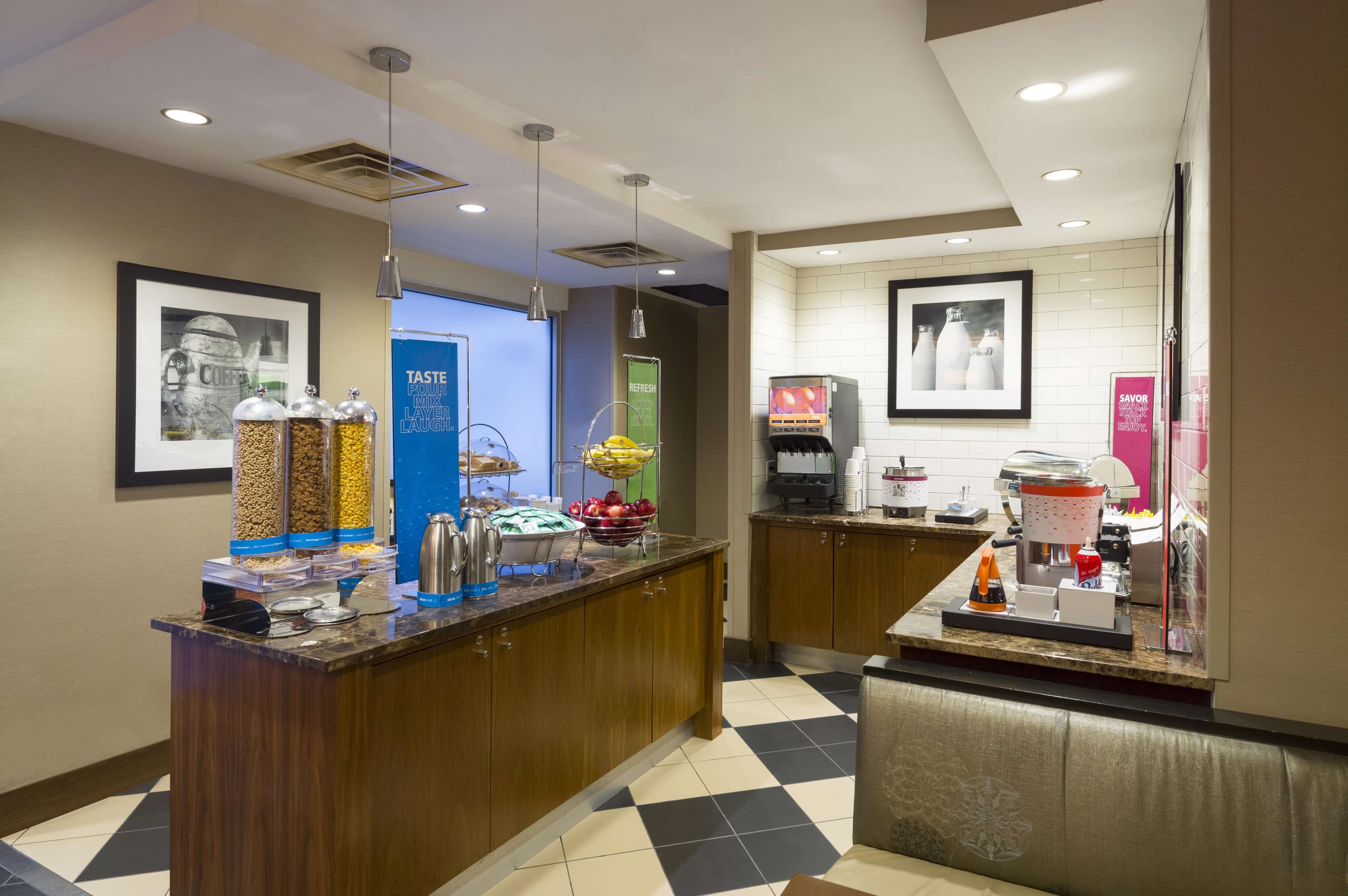 Hampton Inn Manhattan-Chelsea Photo