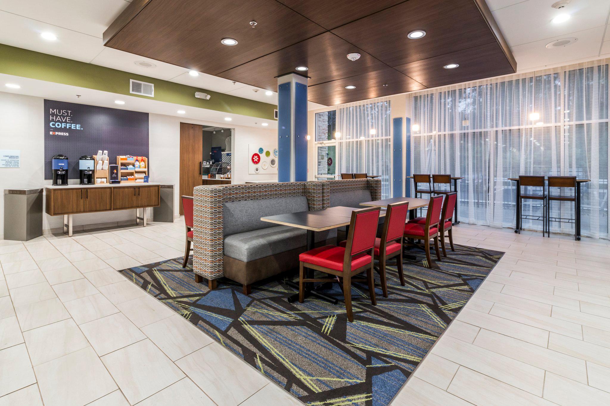 Holiday Inn Express Villa Rica Photo