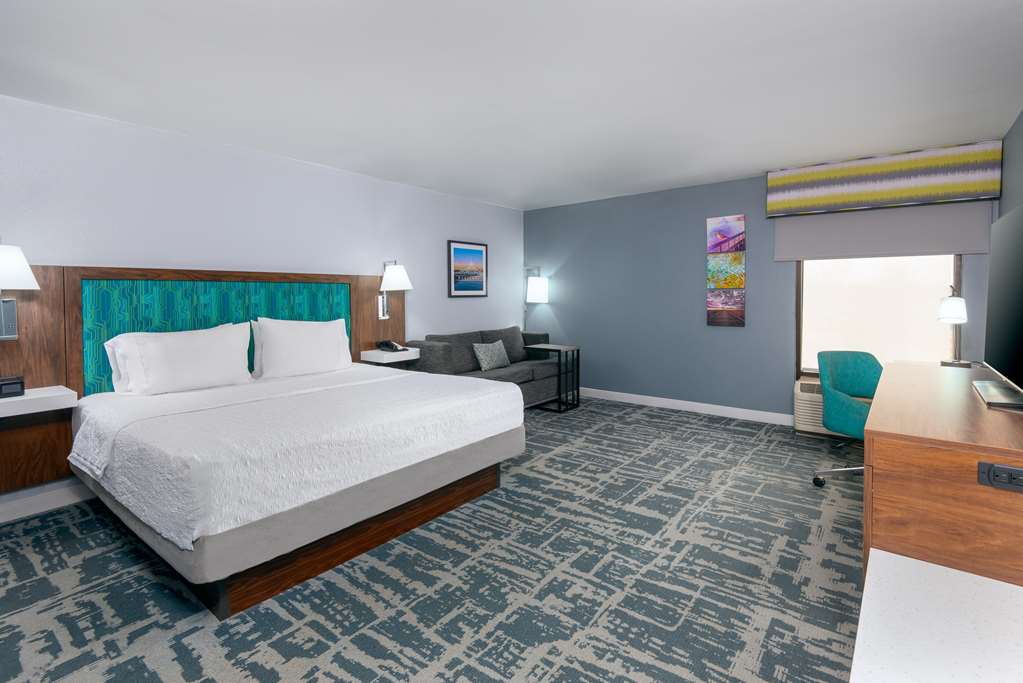 Hampton Inn Salisbury Image