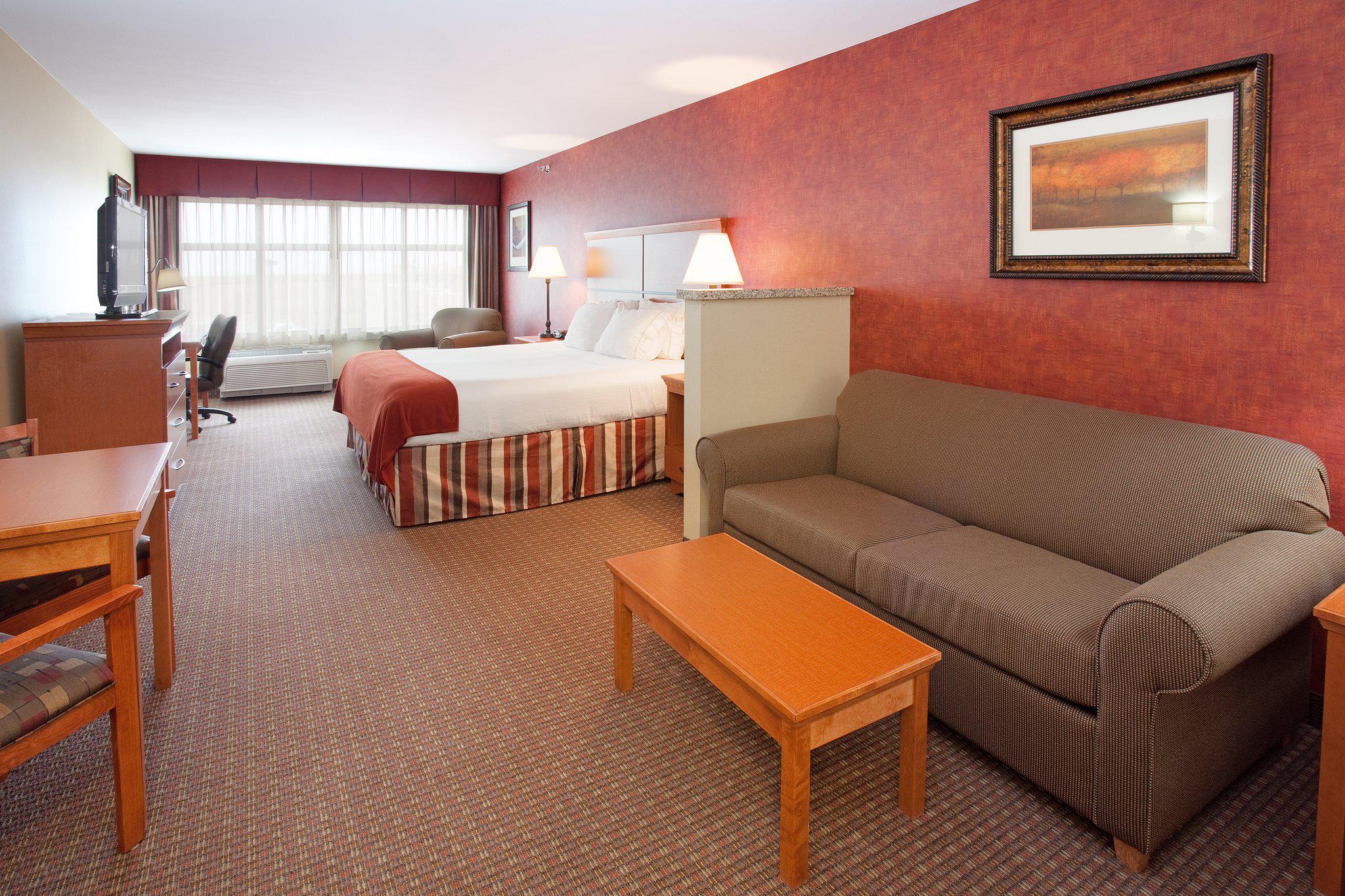 Holiday Inn Express & Suites Loveland Photo