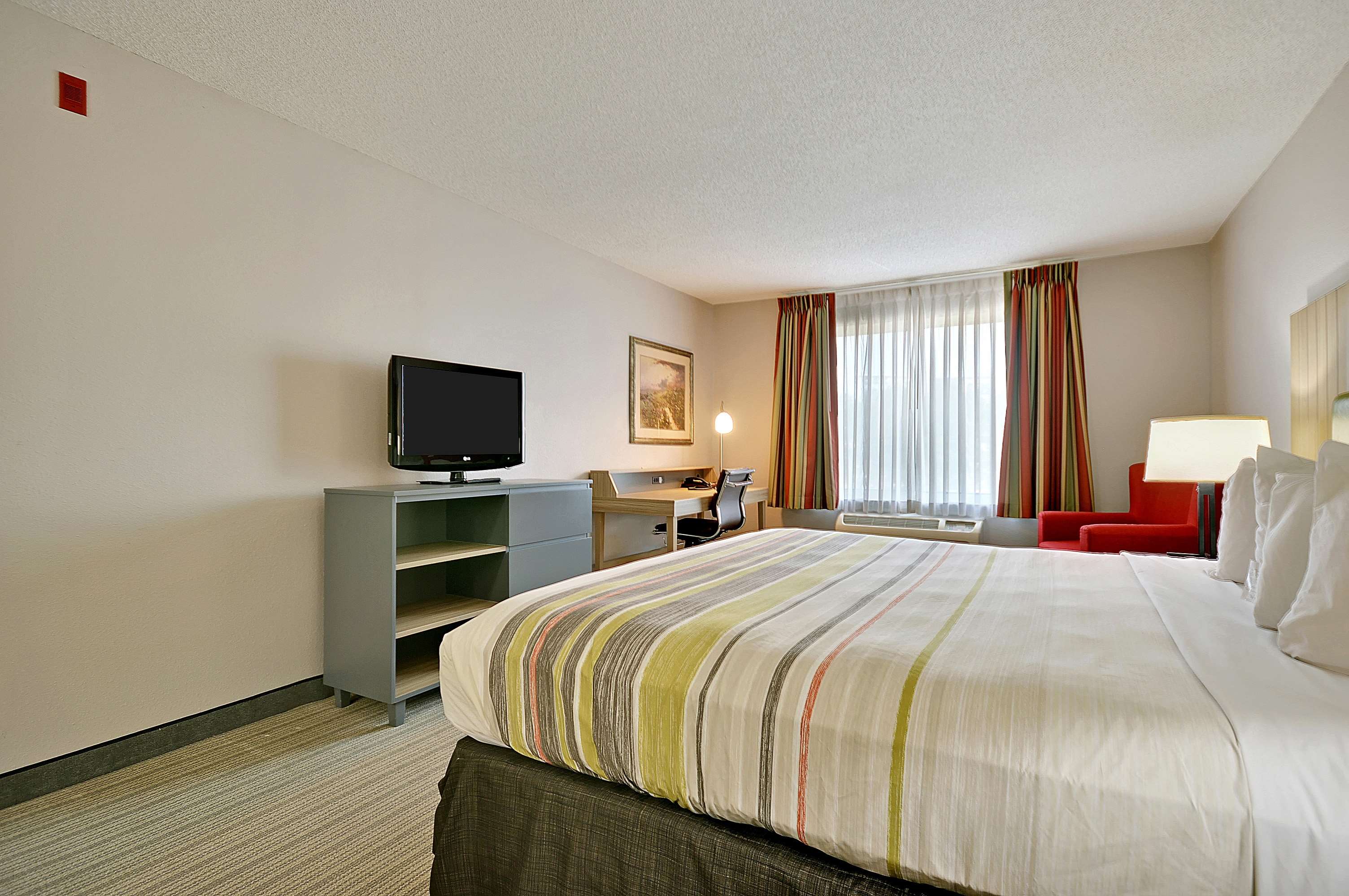 Country Inn & Suites by Radisson, Charleston North, SC Photo