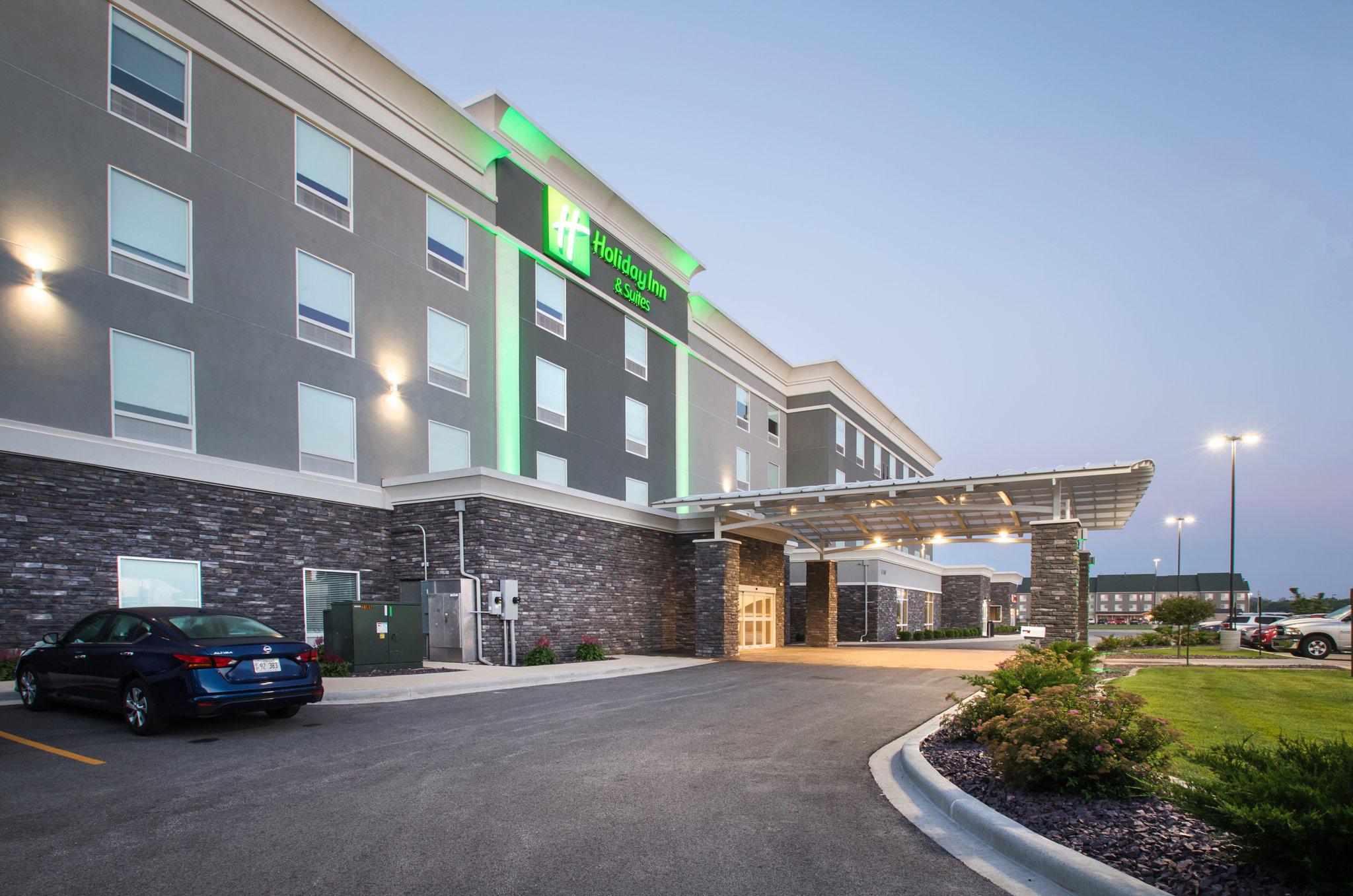 Holiday Inn & Suites Decatur-Forsyth Photo