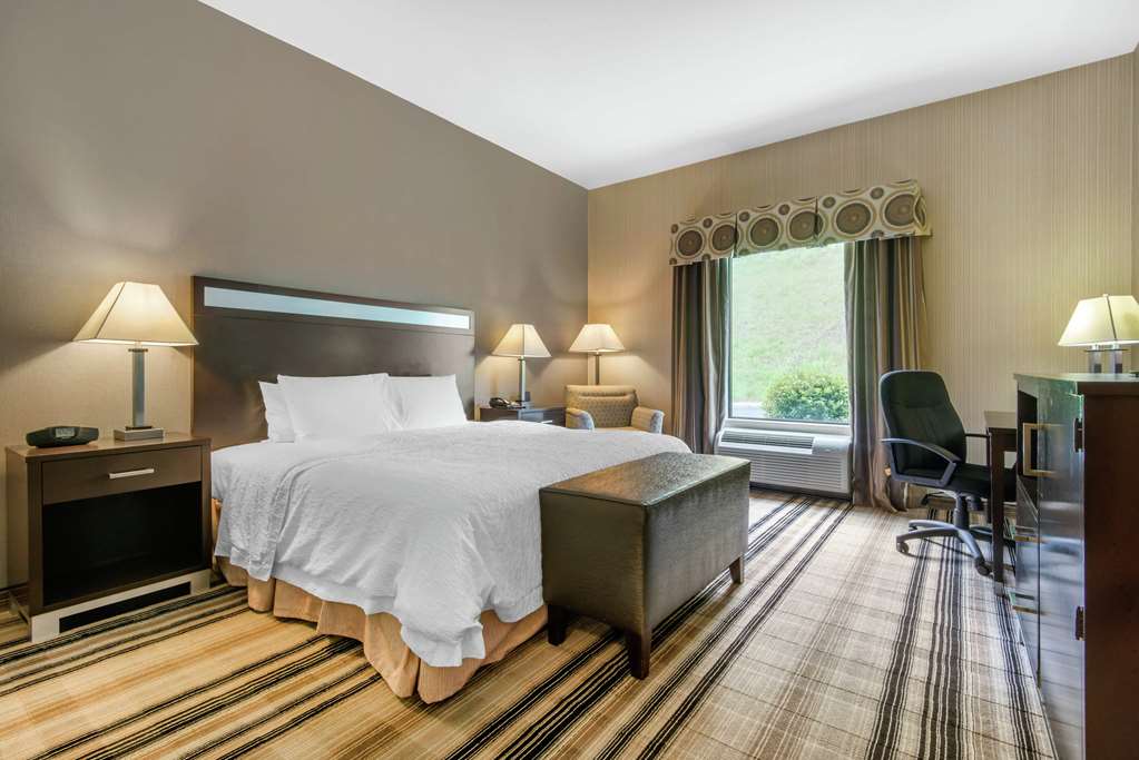 Hampton Inn Meadville Image