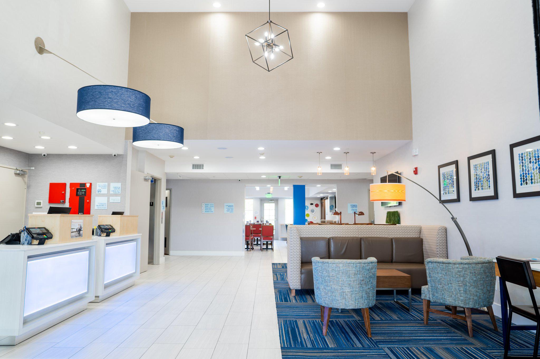 Holiday Inn Express & Suites Lake Forest - Irvine East Photo