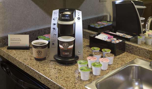 Images Embassy Suites by Hilton Detroit Troy Auburn Hills