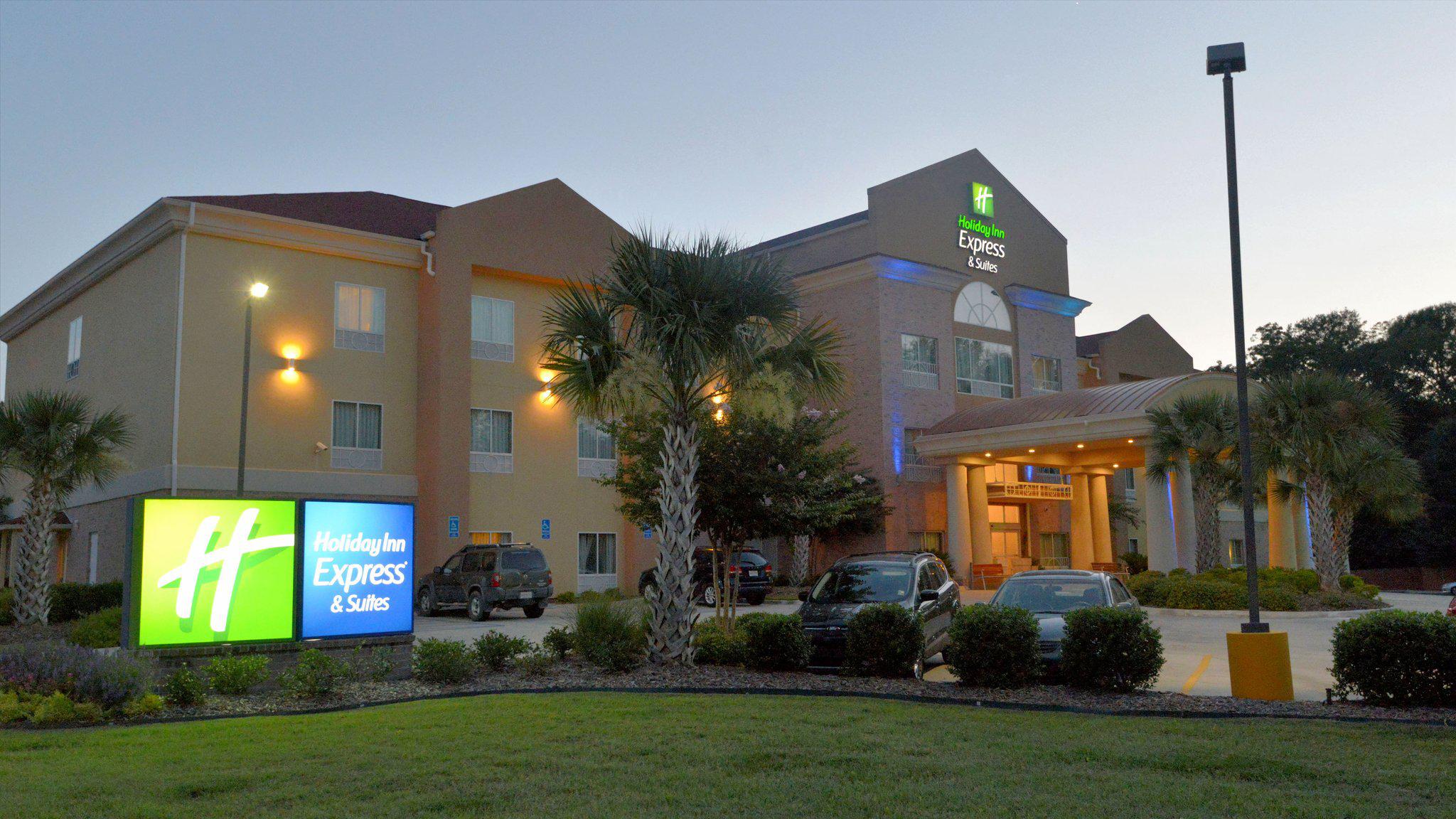 Holiday Inn Express & Suites Baton Rouge North Photo