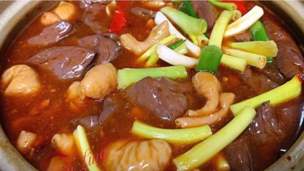 Ma-La Intestine with Blood Tofu 五更腸旺