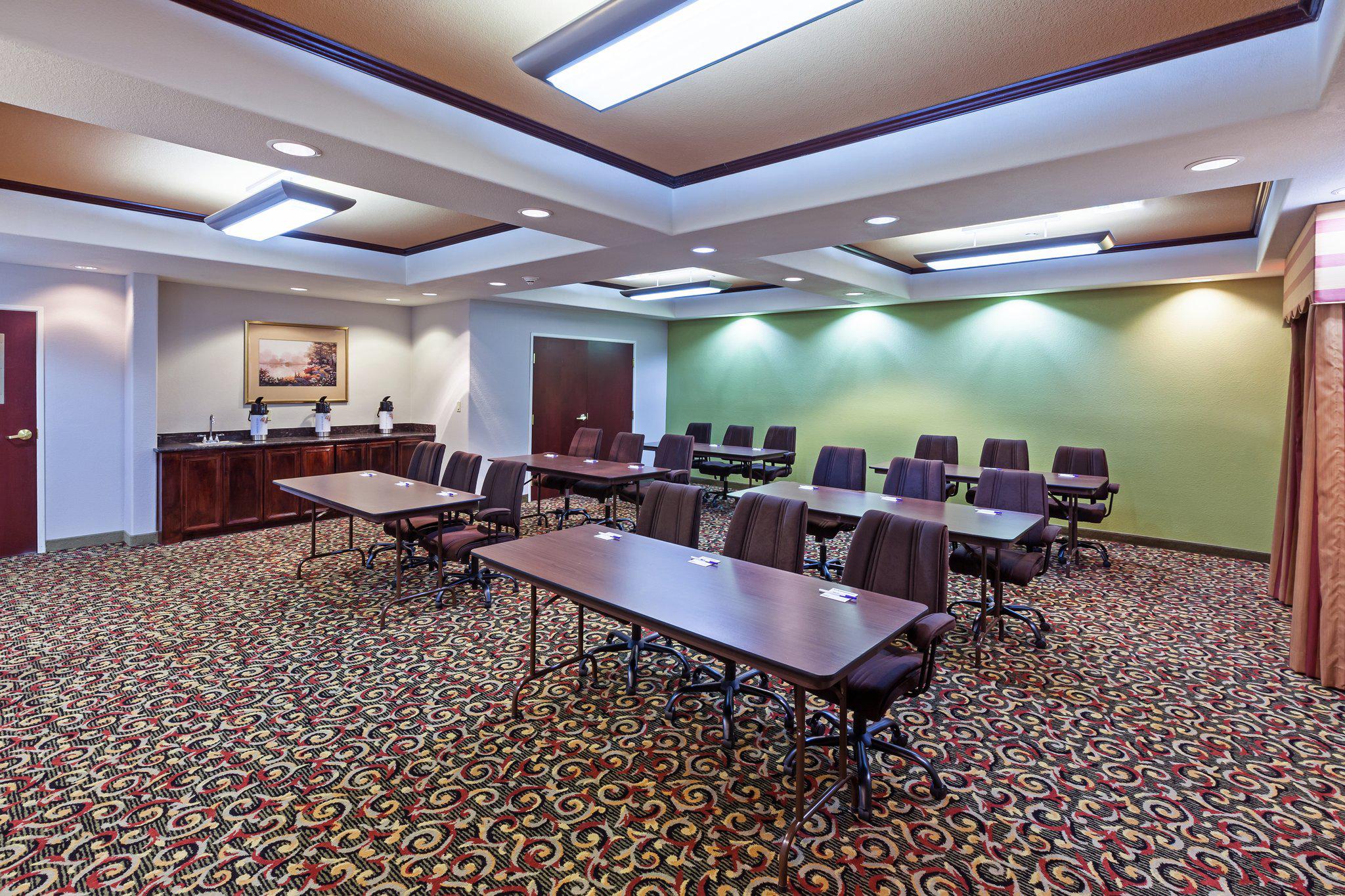 Holiday Inn Express & Suites Amarillo East Photo