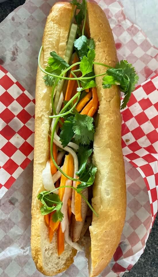 B2. Bánh Mì Thịt Gà Nướng / Grilled Chicken Sandwich