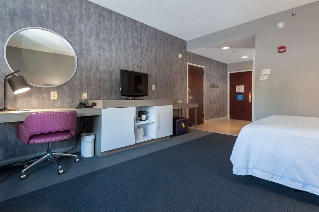 Hampton Inn East Windsor Image