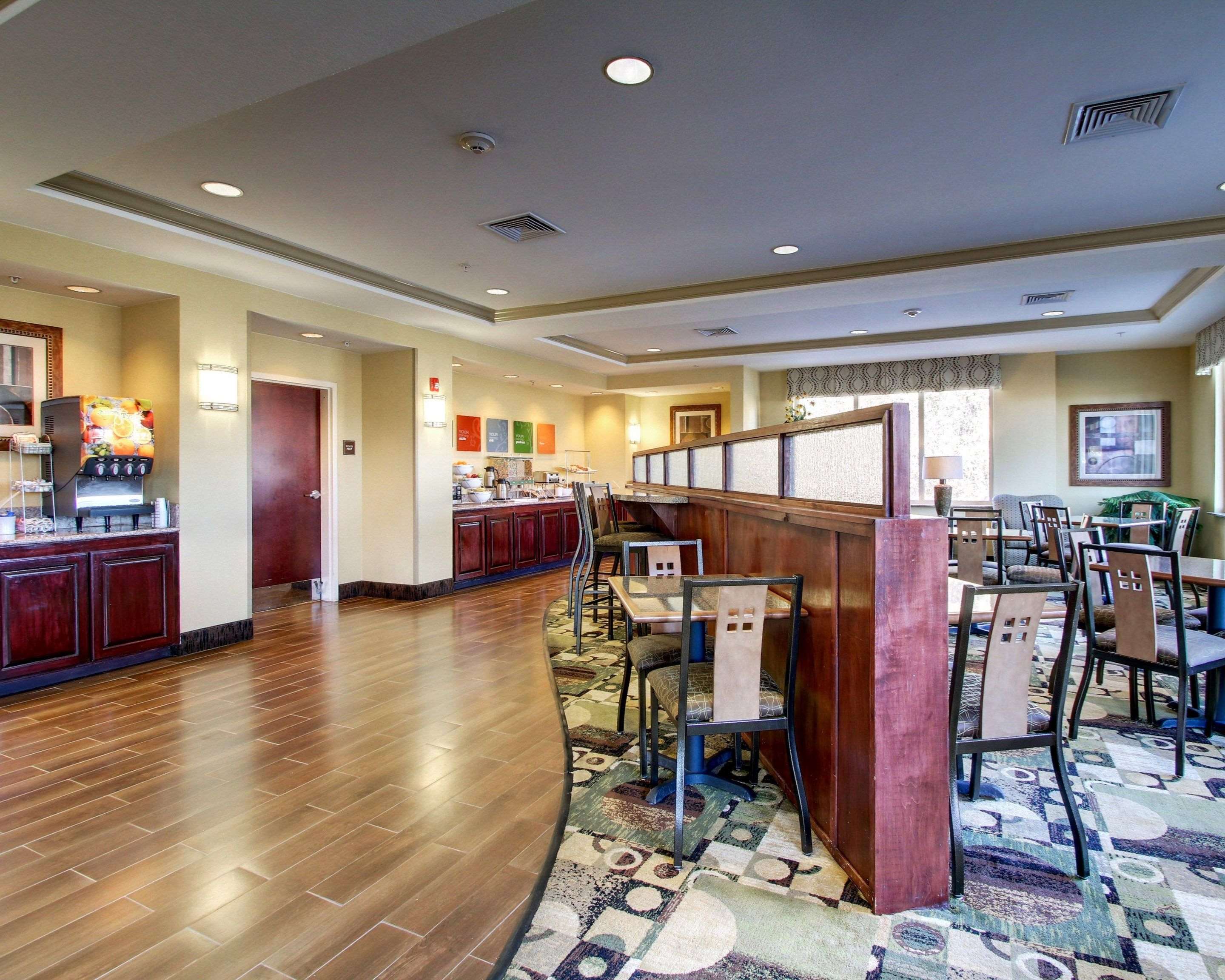 Comfort Suites Biloxi - Ocean Springs Photo