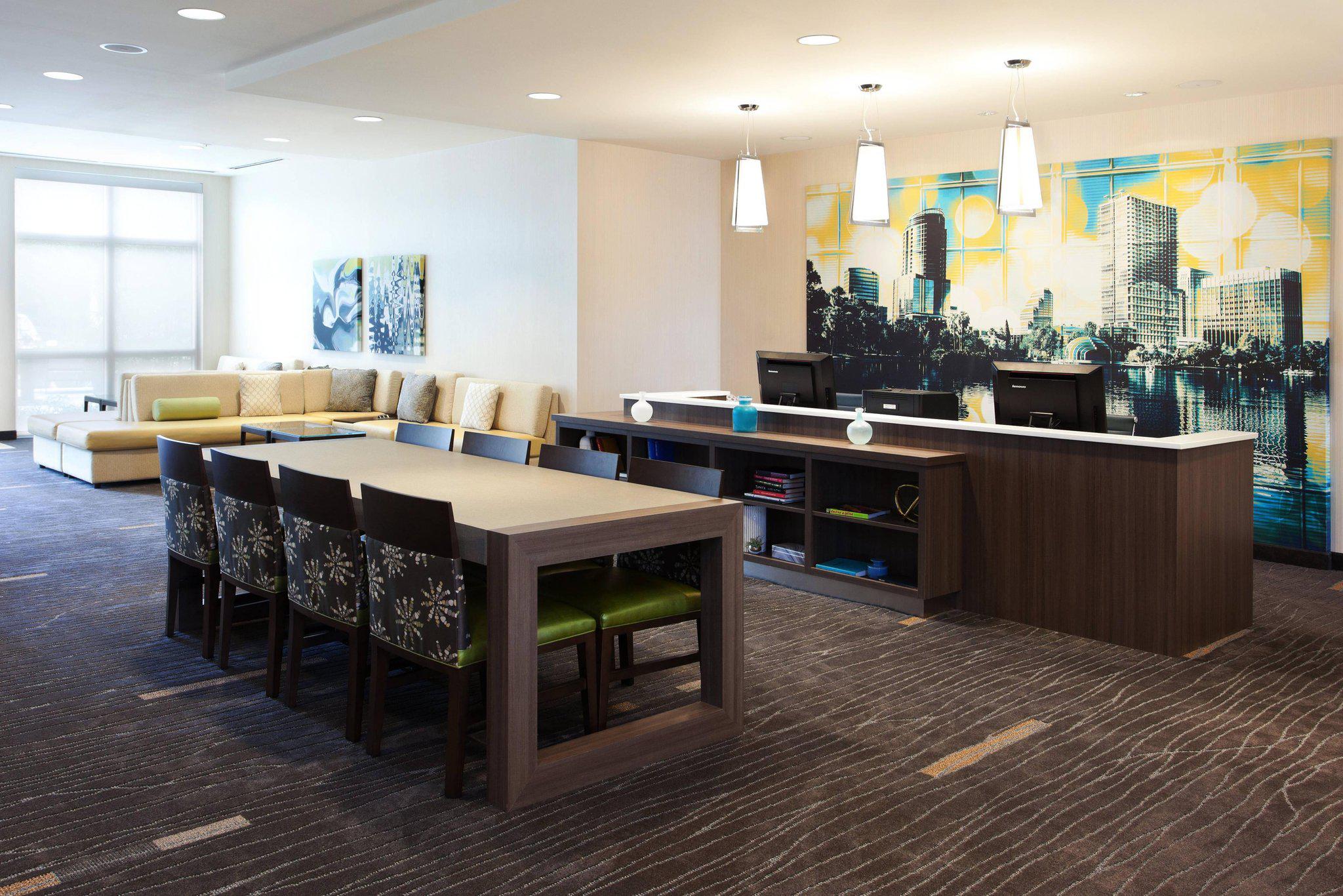 Courtyard by Marriott Orlando South/Grande Lakes Area Photo