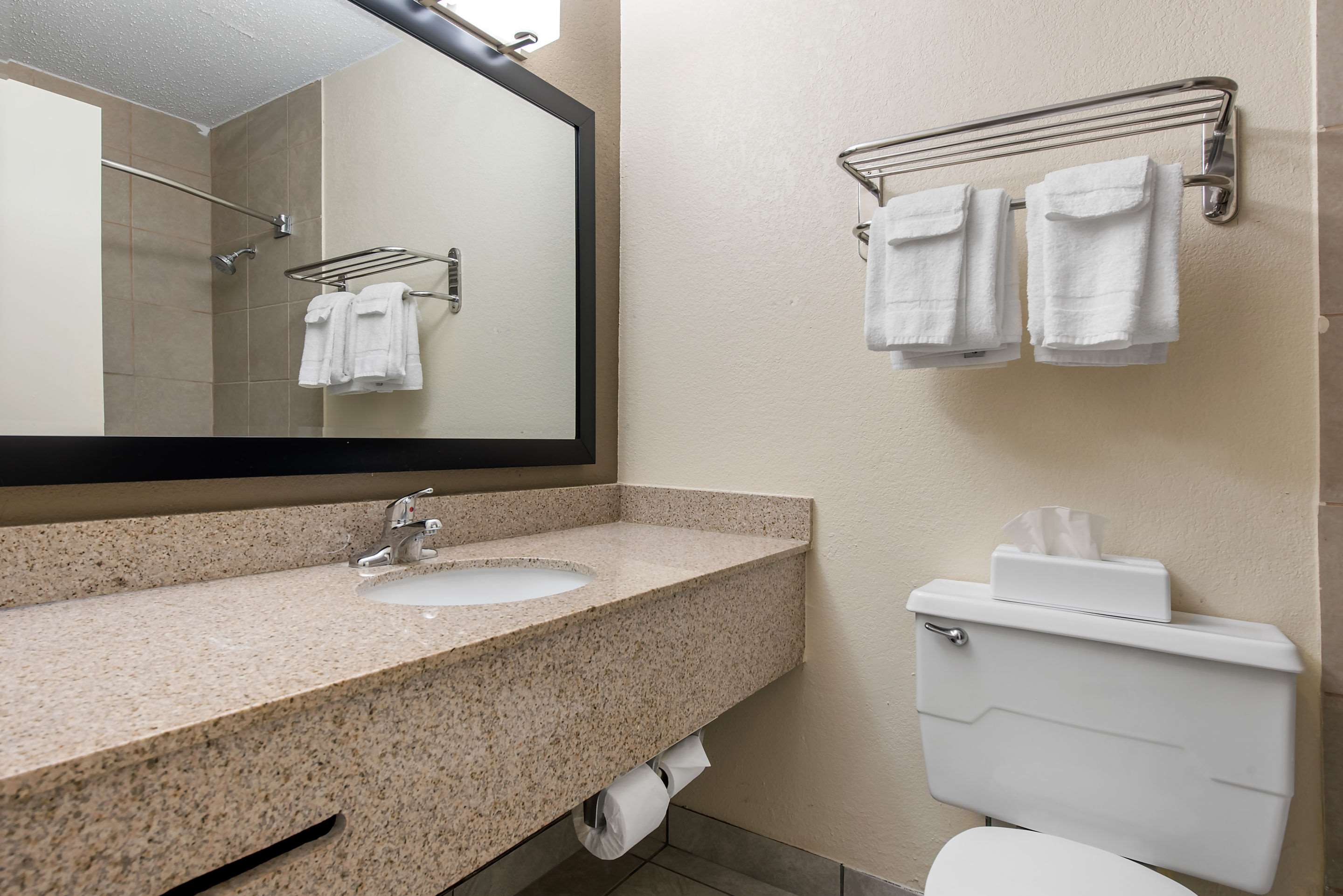 Quality Inn & Suites Lafayette I-65 Photo