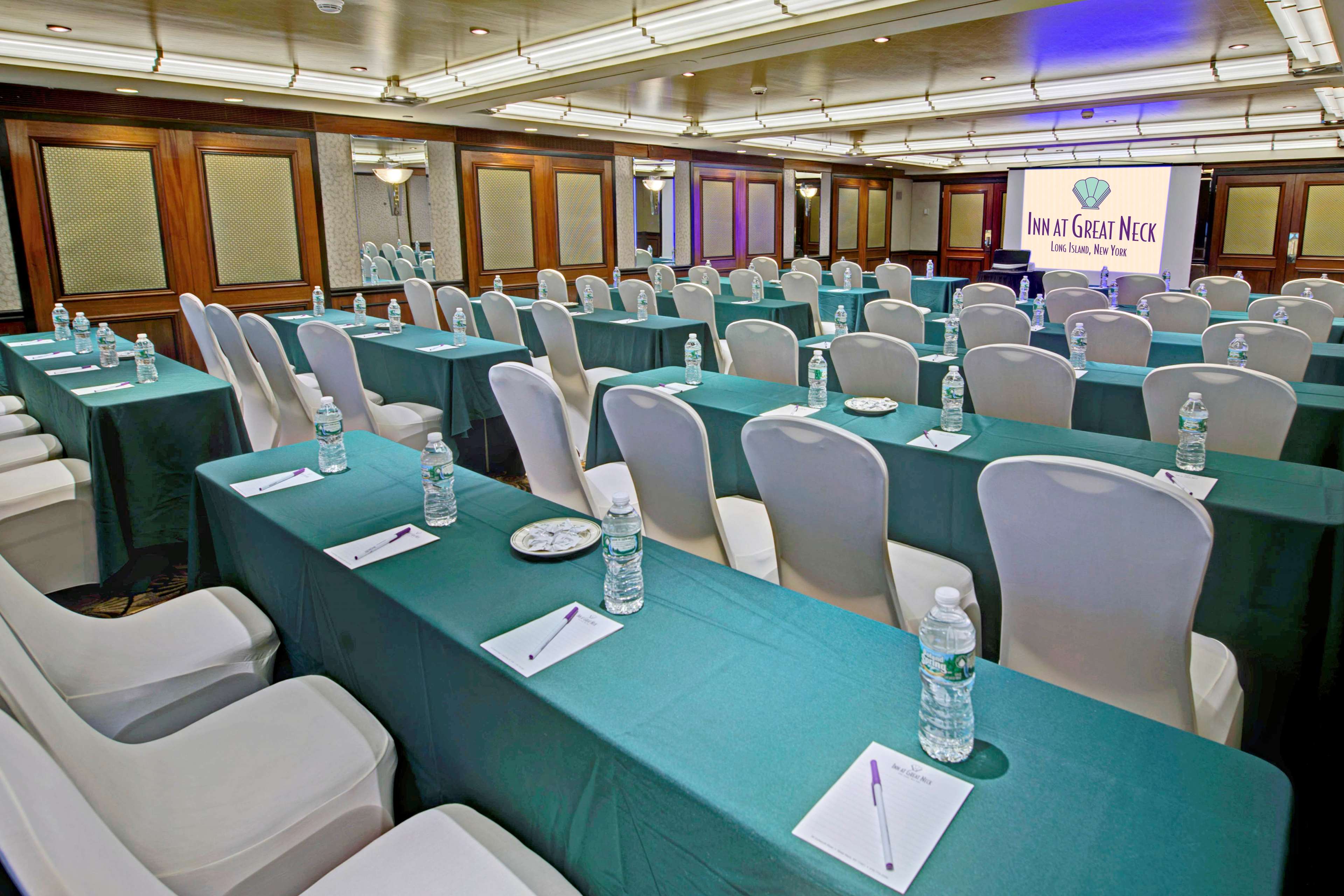 Inn at Great Neck, BW Premier Collection Photo