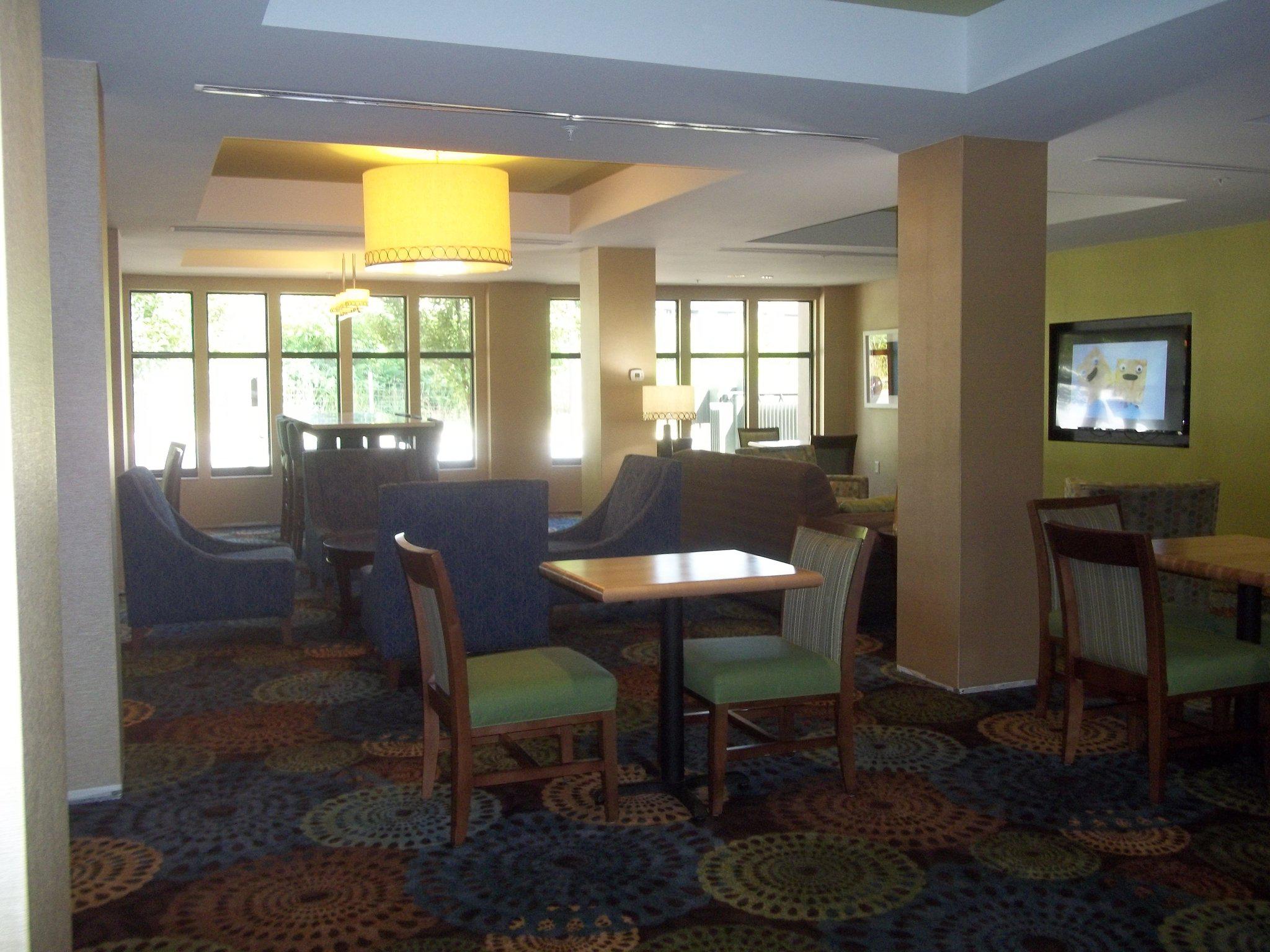 Holiday Inn Express & Suites Winchester Photo