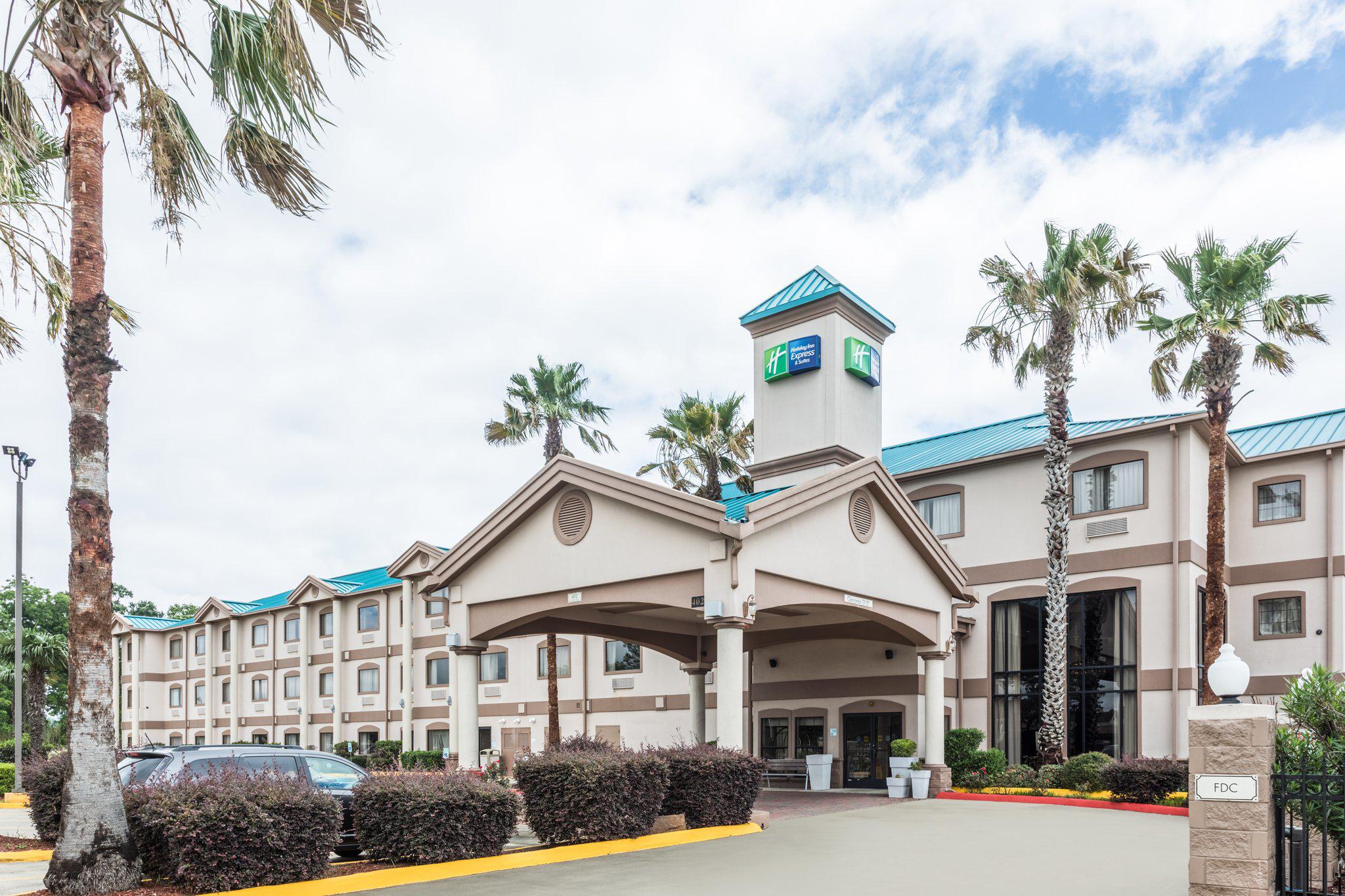 Holiday Inn Express & Suites Lake Charles Photo