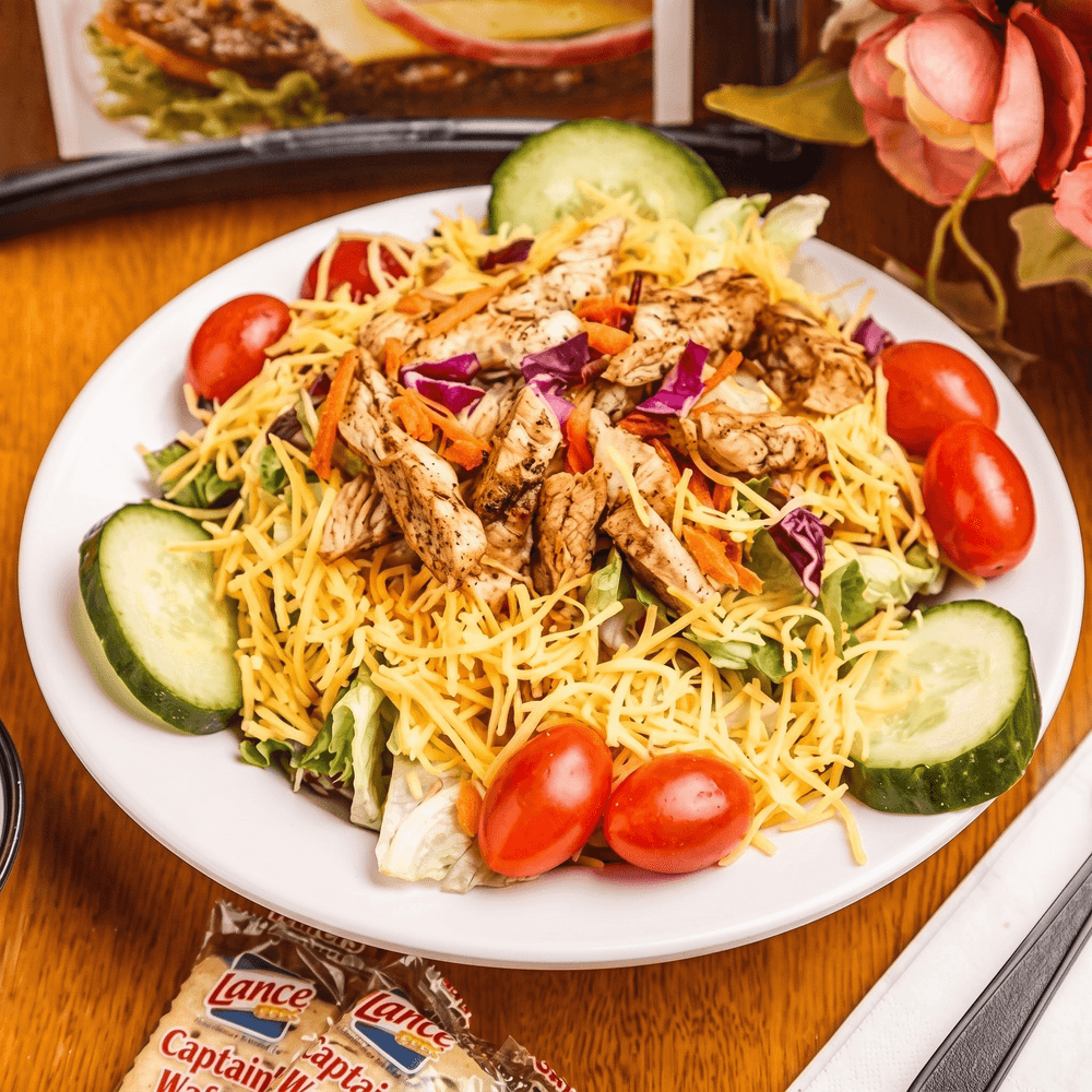 Grilled Chicken Garden Salad